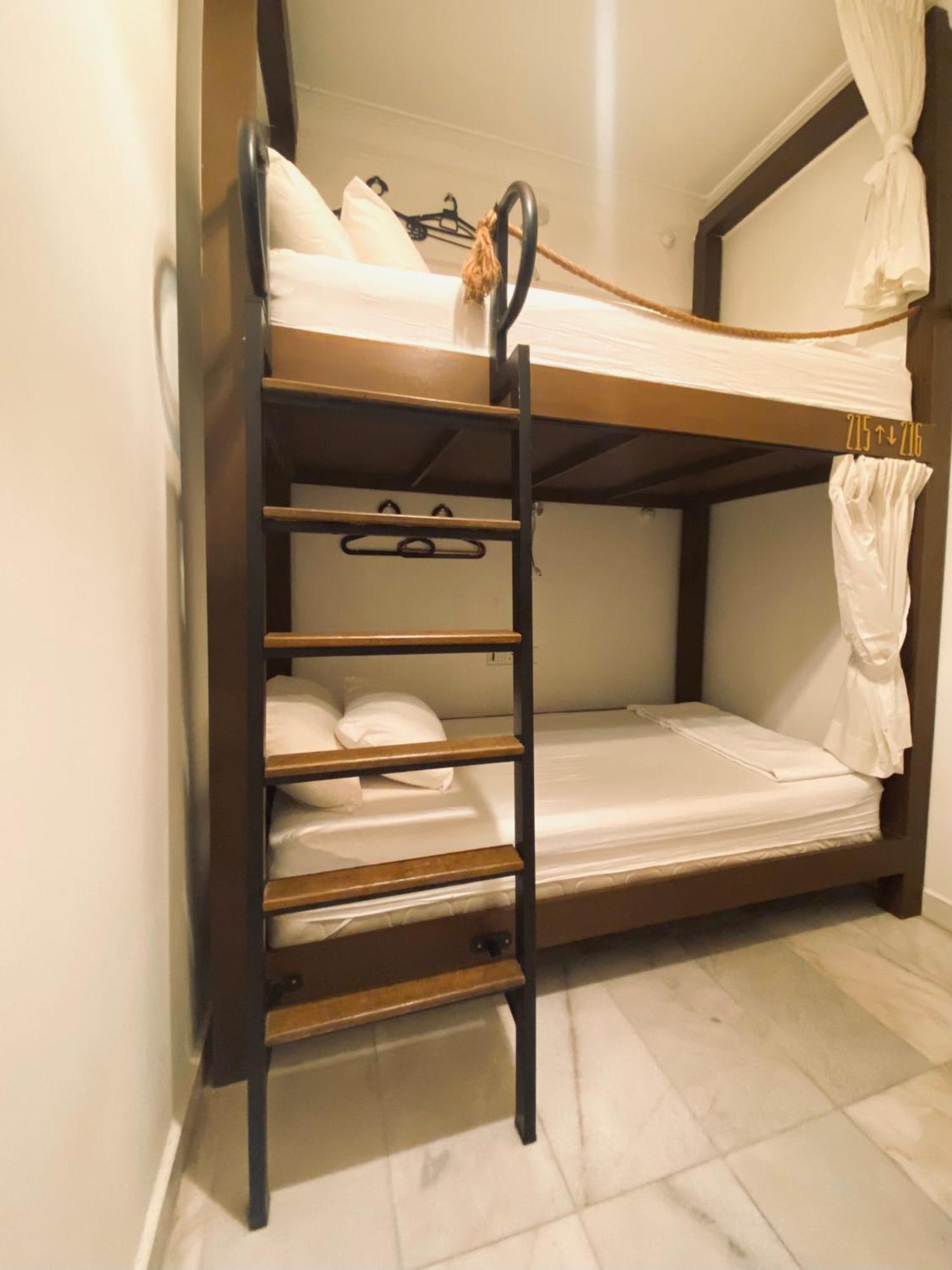 Twin Room,1645694335:JPEG