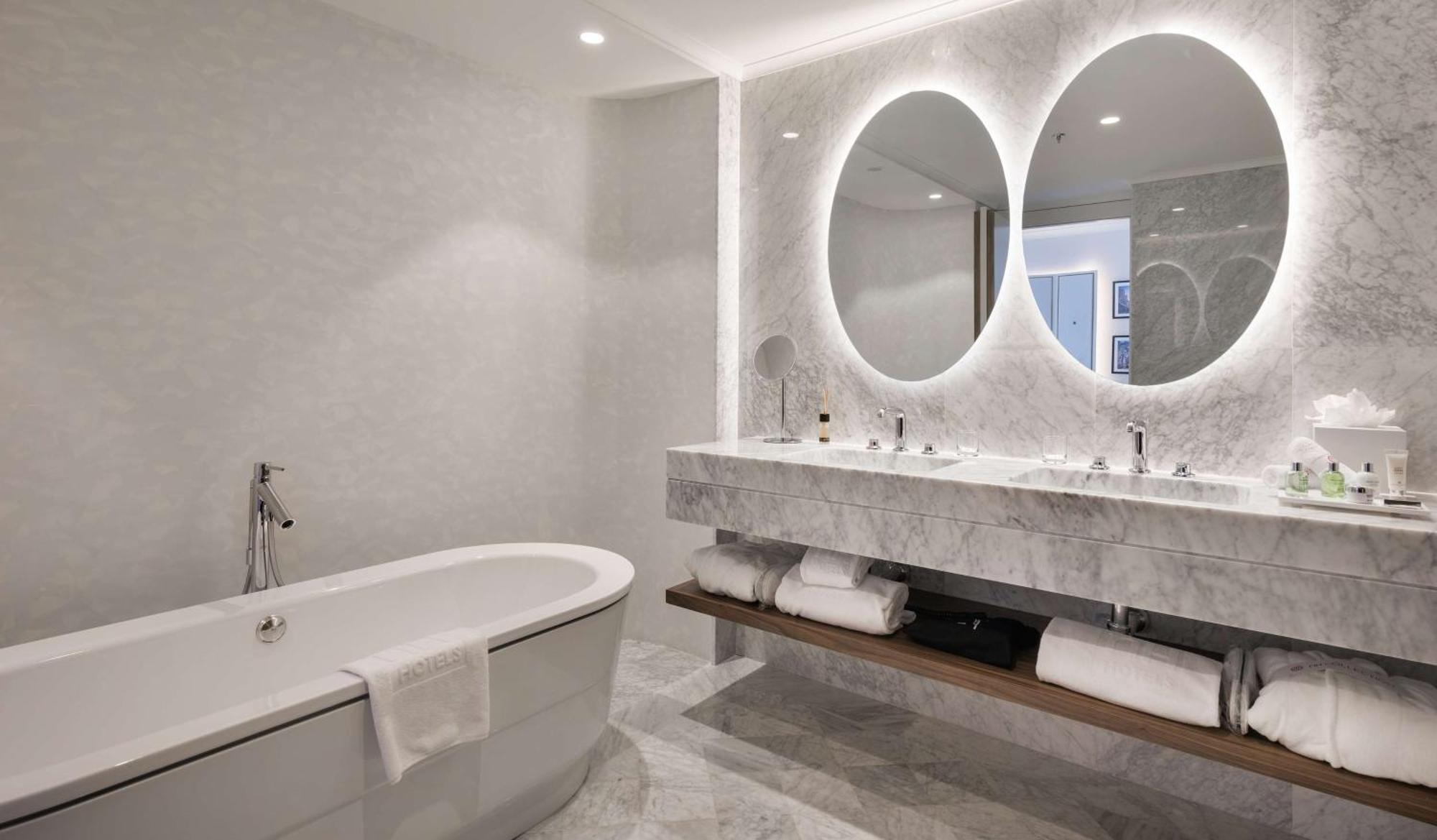 Suite Junior con vistas, terraza y acceso al salón de la planta VIP