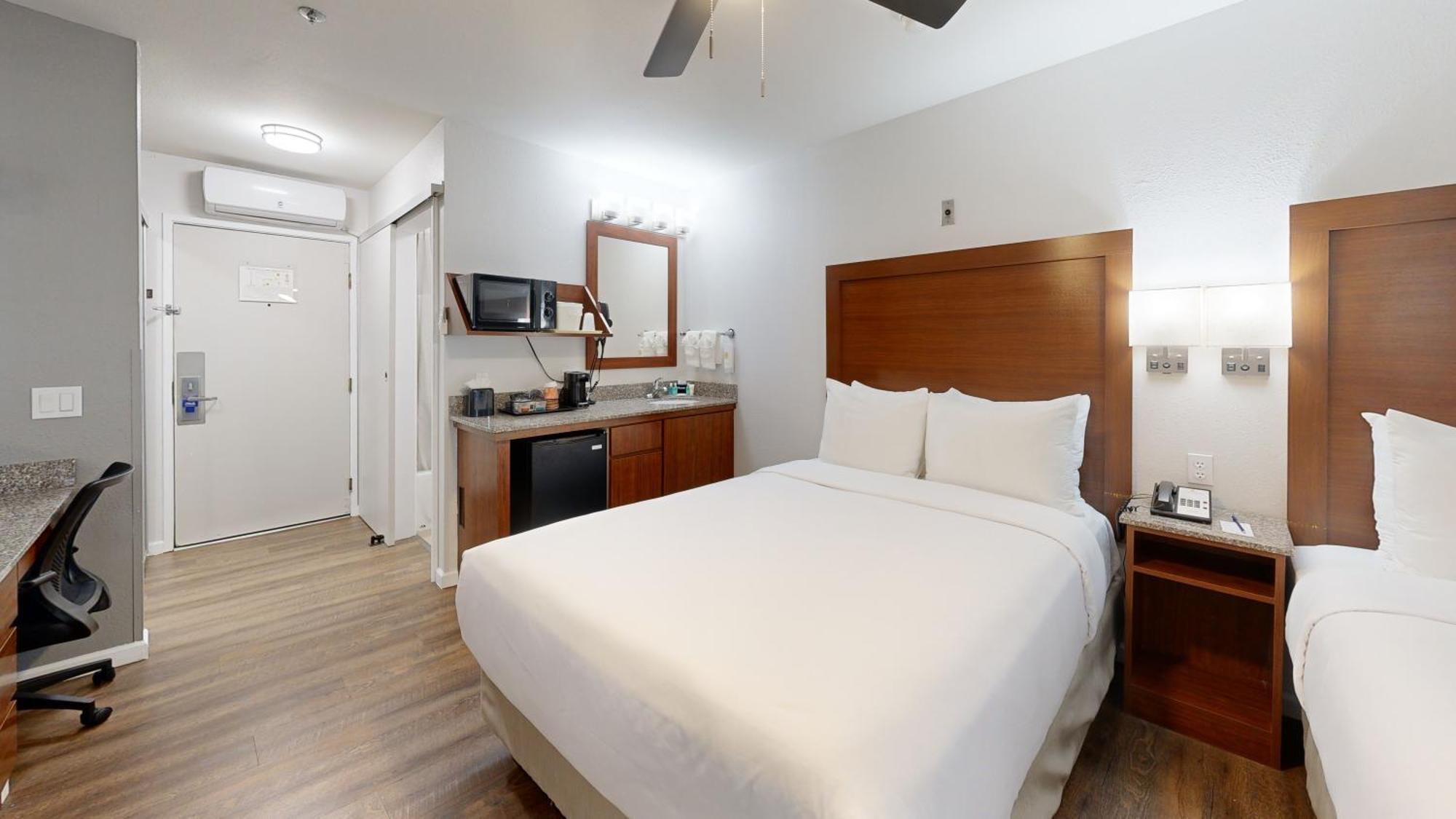 Standaard Kamer met 2 Tweepersoonsbedden - Rookvrij