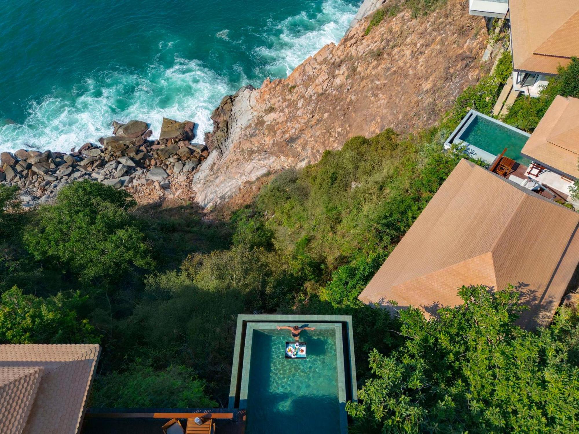 Ocean Front Pool Villa - King
