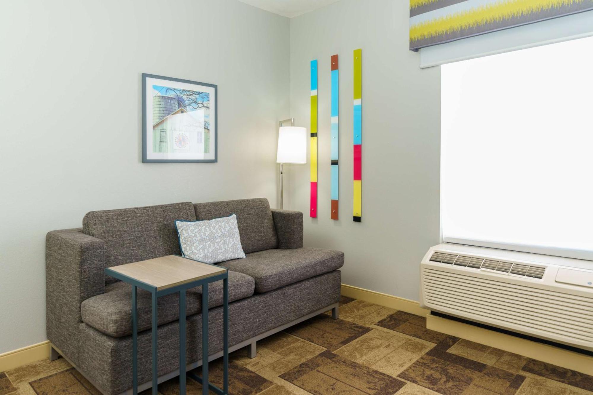 King Room with Sofa Bed and Study - Non-Smoking