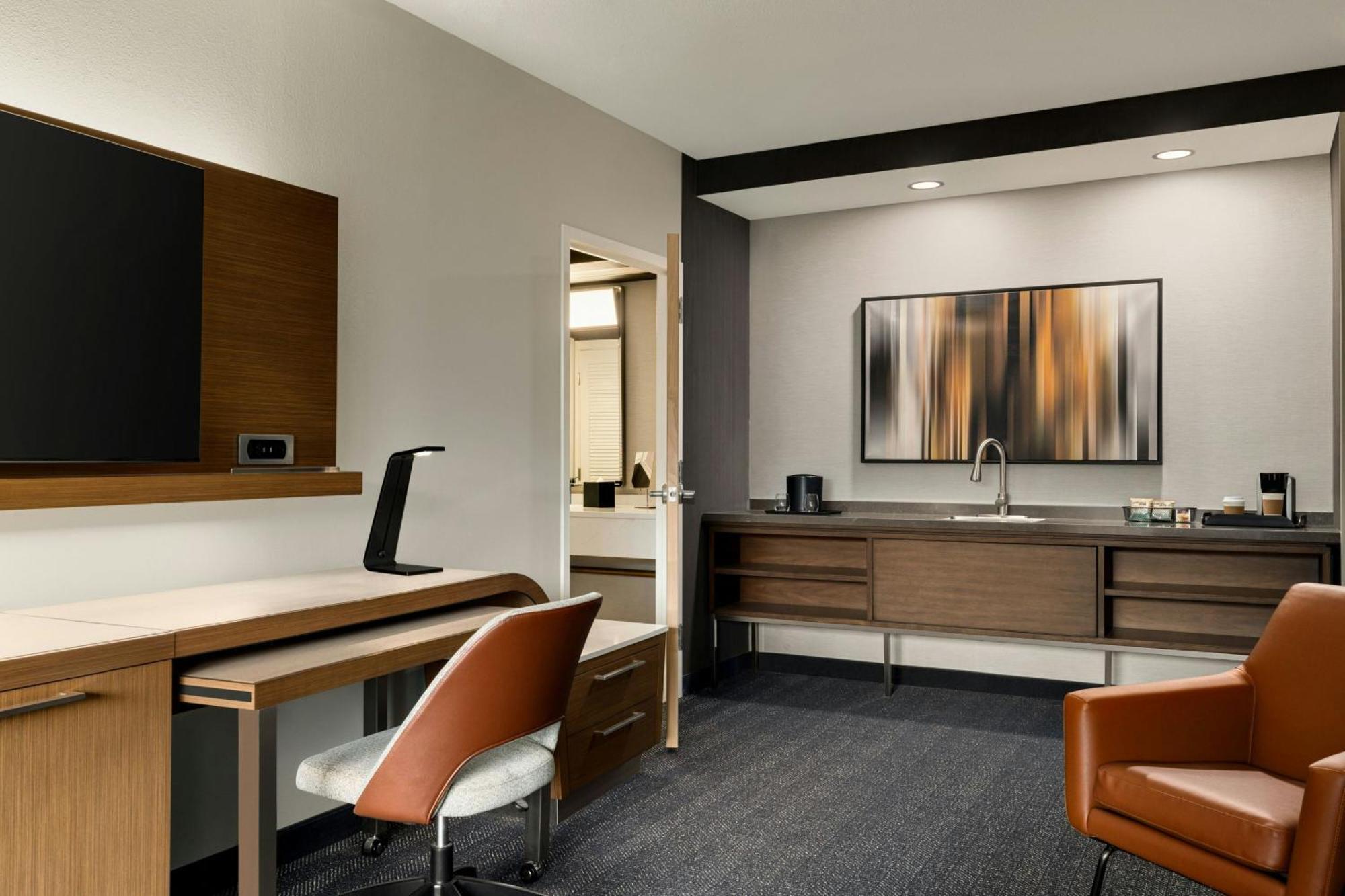 King Suite with Sofa Bed - Hearing Accessible