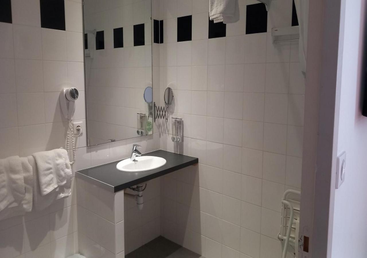 Chambre Double - Accessible aux Personnes à Mobilité Réduite