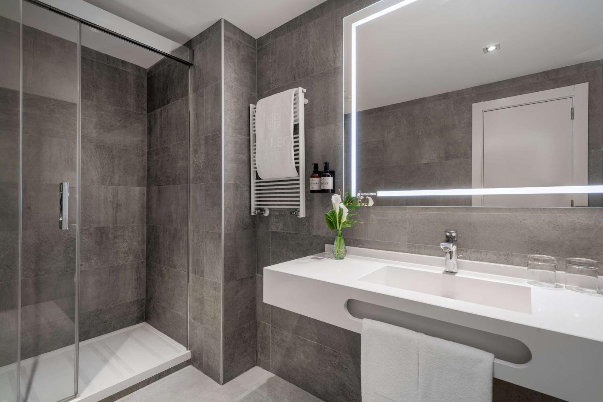 Quarto Familiar (2 Adultos + 1 Criança)