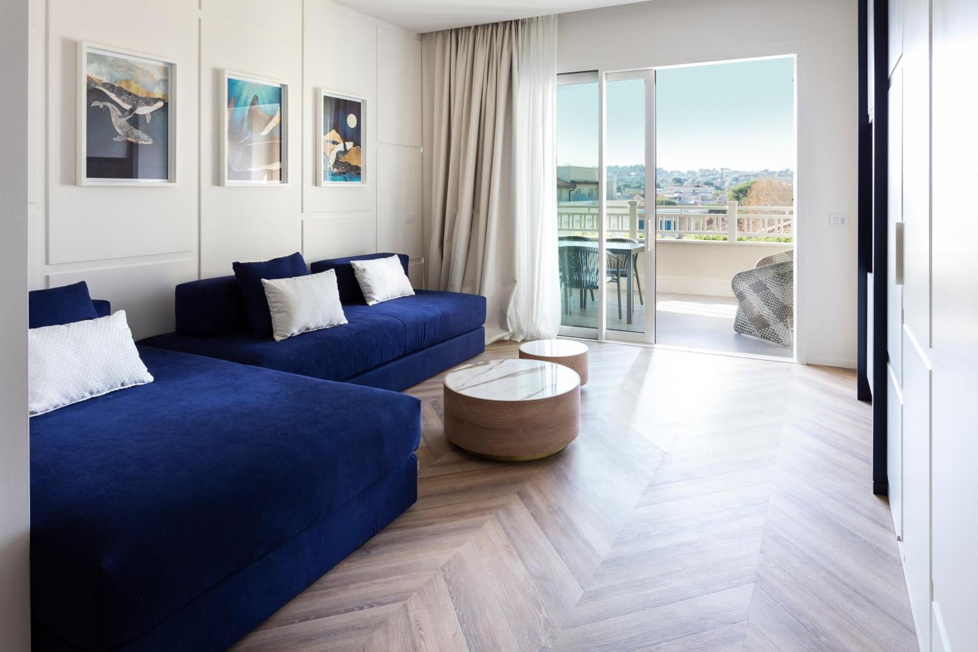 Queen Suite with Sea View,1649014987:JPEG
