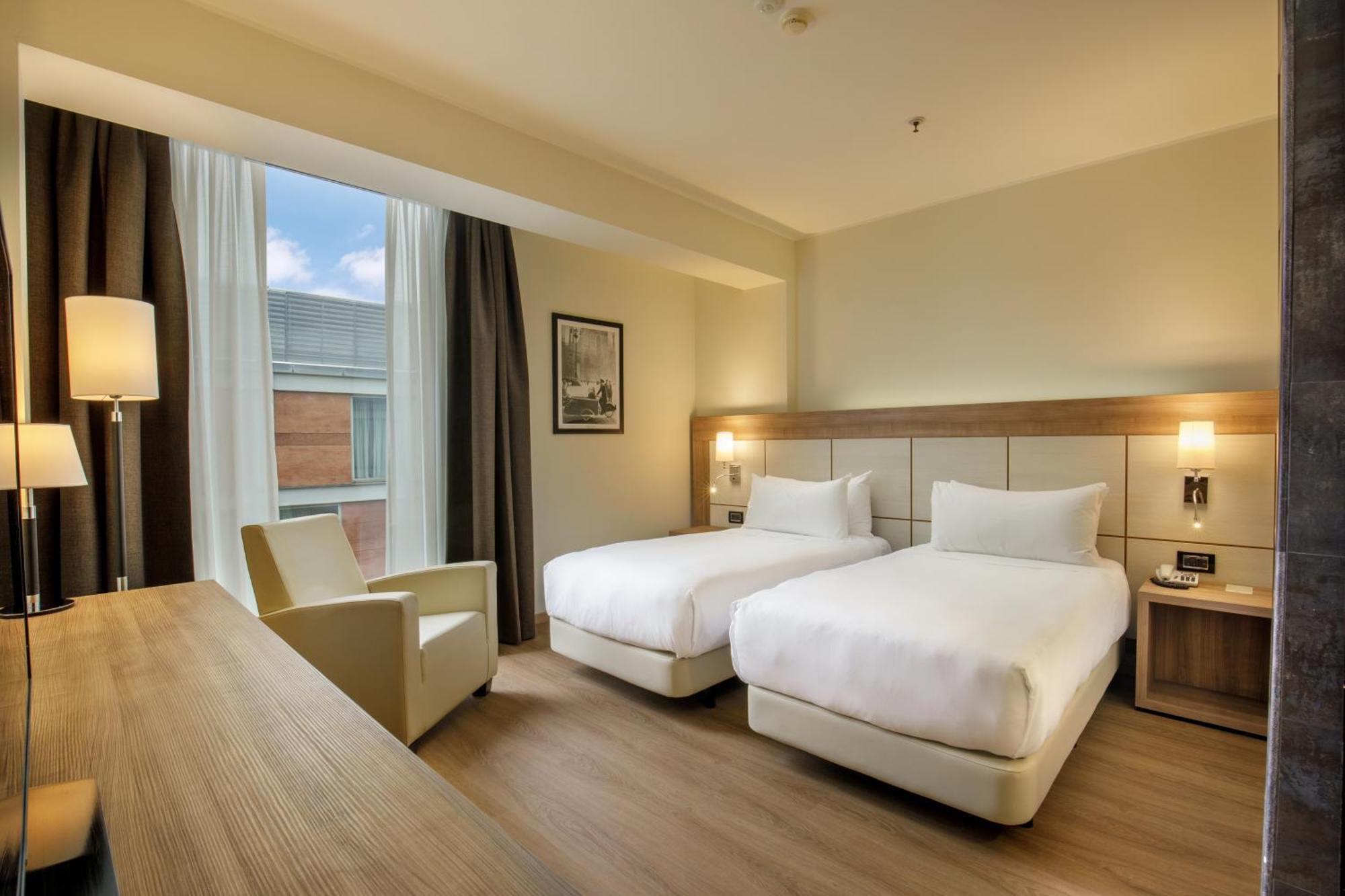 Quarto com 2 Camas de Solteiro