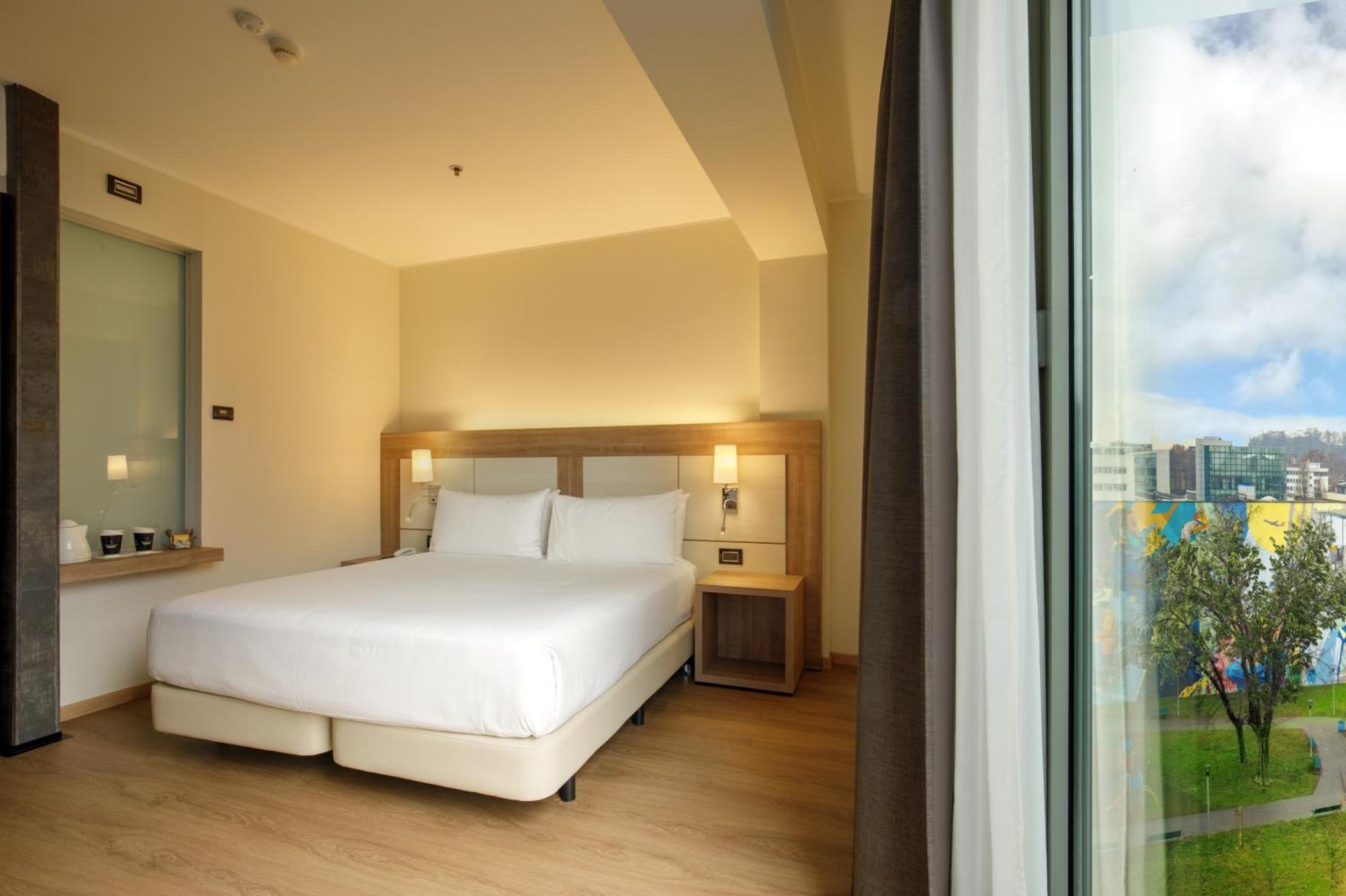 King Guest Room,1649017613:JPEG