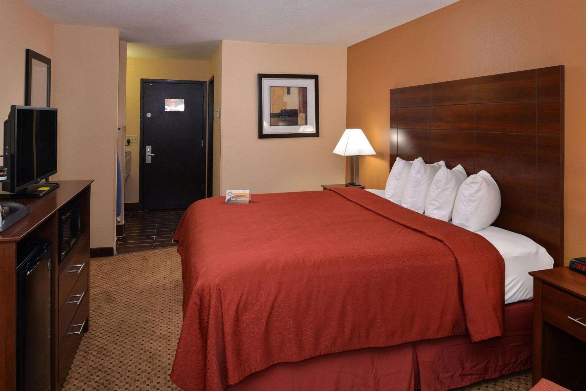 King Room - Accessible/Non-Smoking