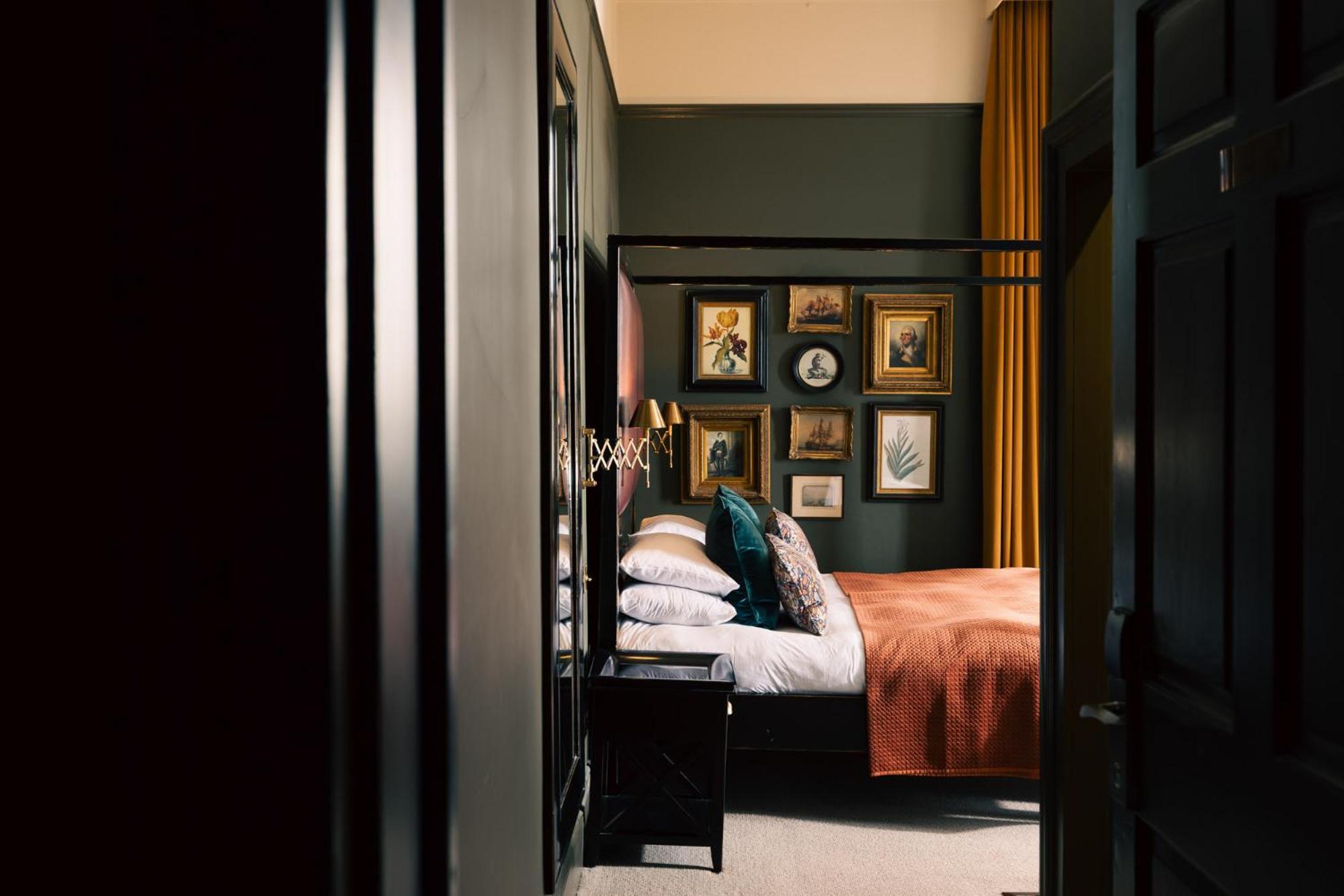 Luxe Kamer met hemelbed