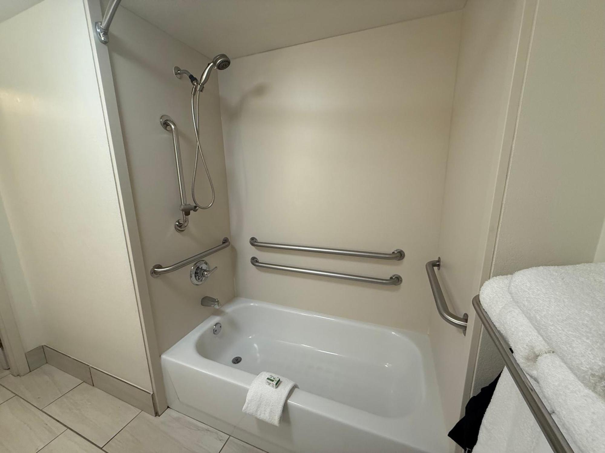 Queen Room with Two Queen Beds - Mobility Access/Non-Smoking