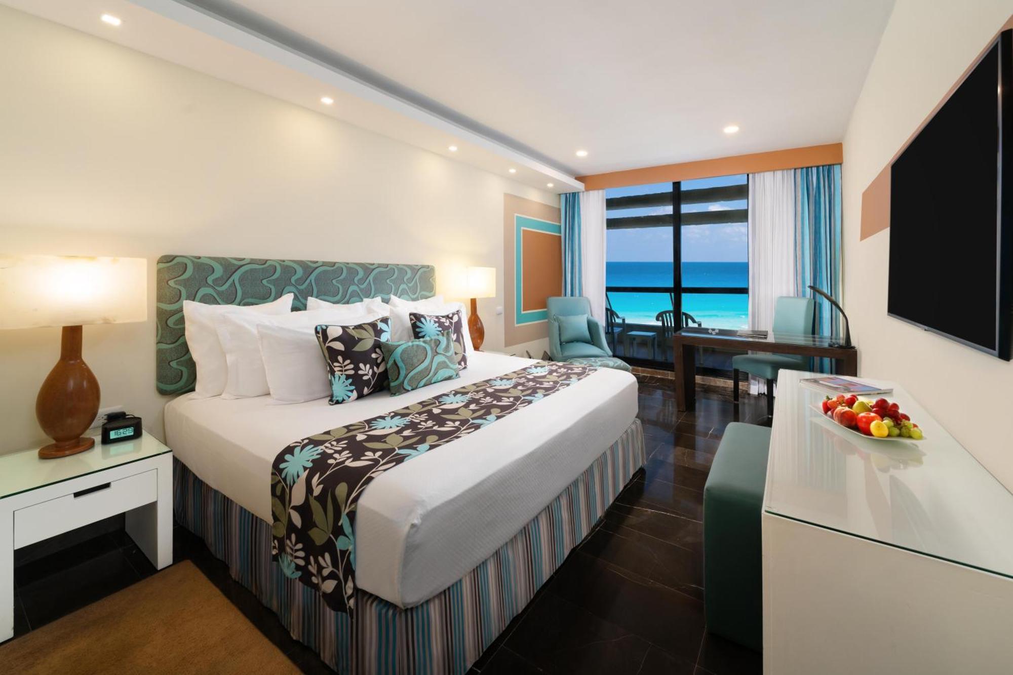 Pyramid  Oceanfront Room
