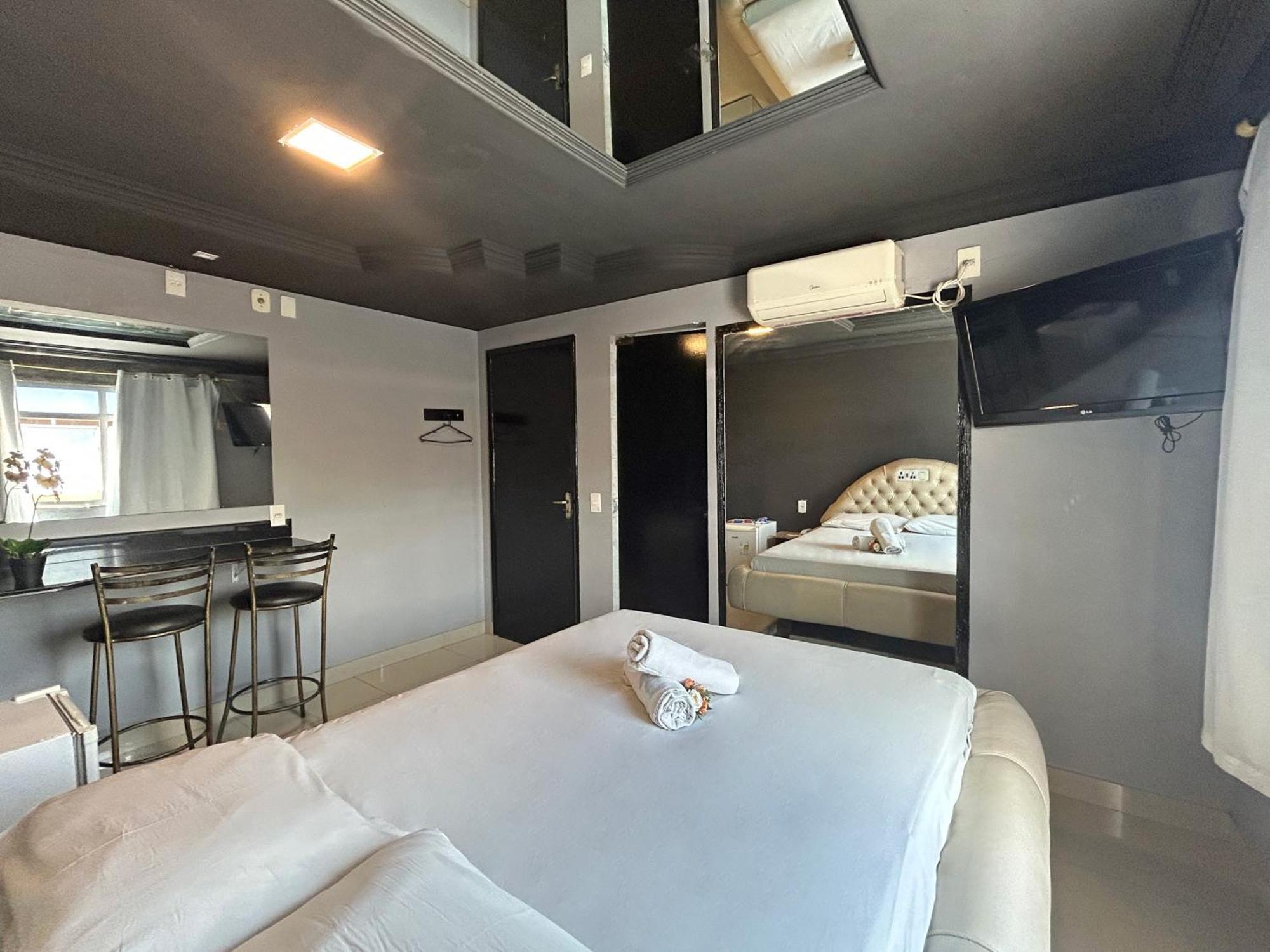Standard Suite,1651260515:JPEG