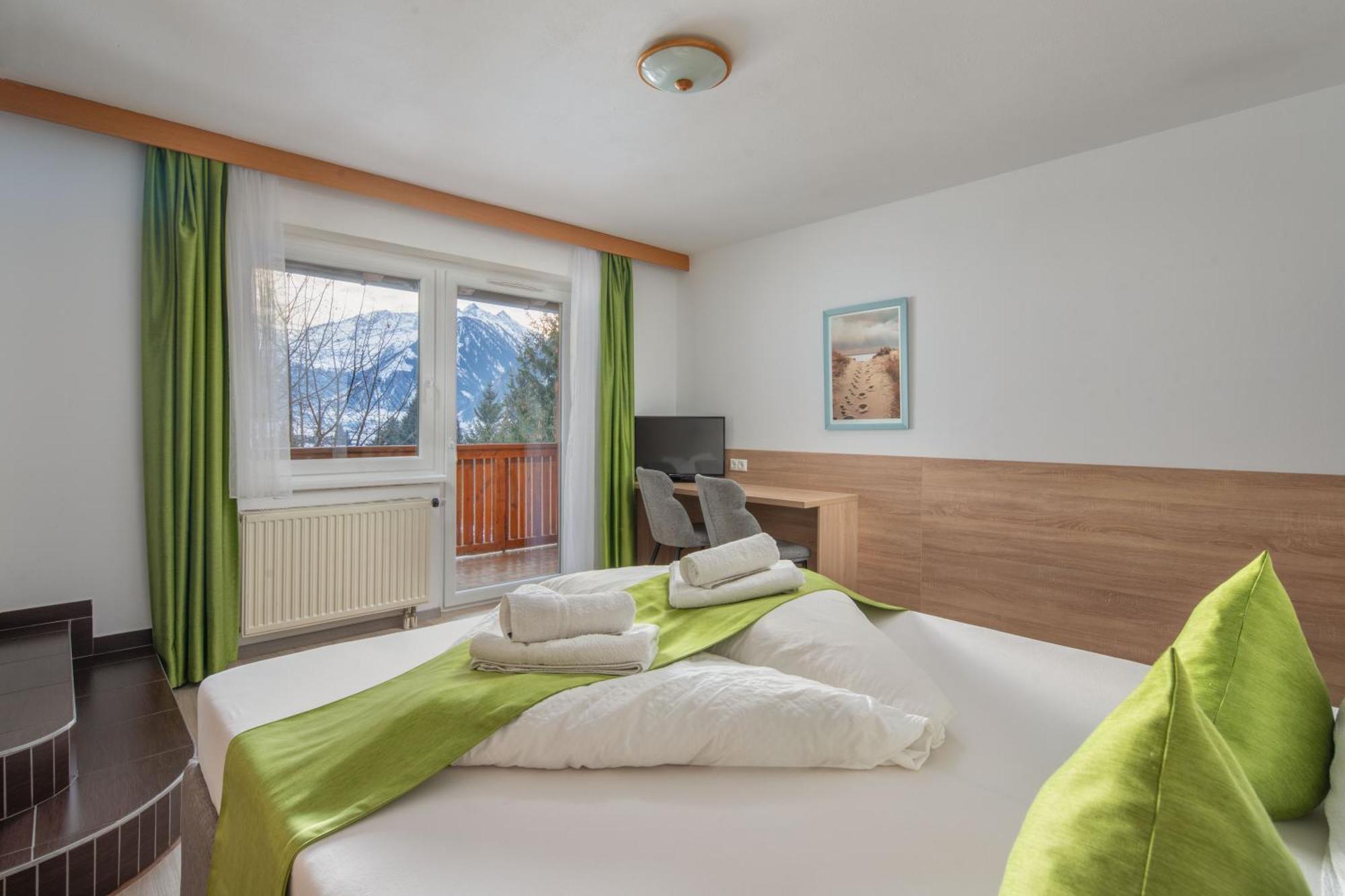 Familienzimmer mit Terrasse