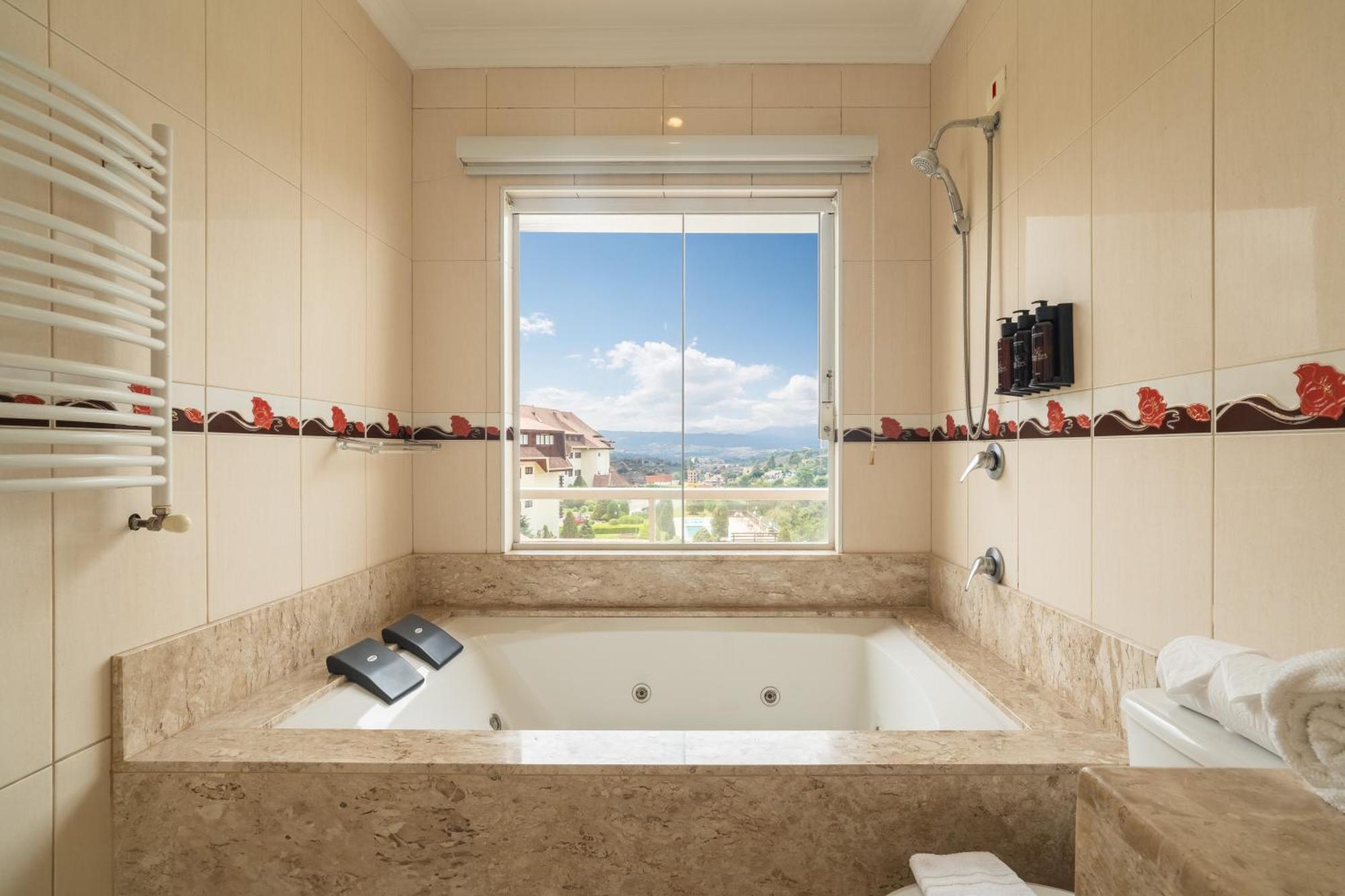 Apartamento Standard Externo com Banheira de Hidromassagem