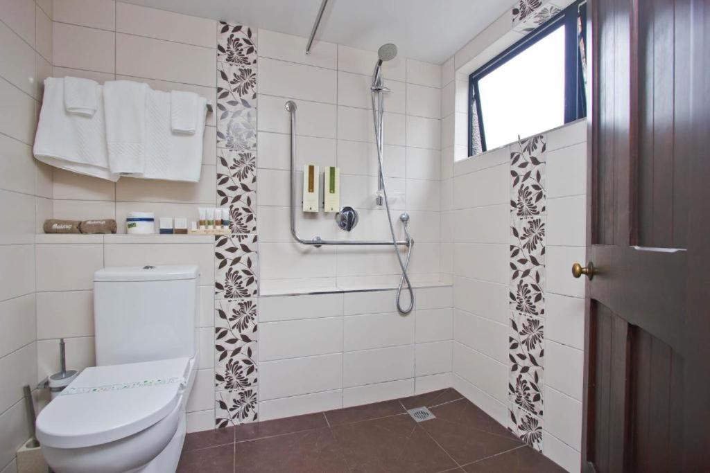 Studio met Queensize Bed - Geschikt voor Mensen met een Lichamelijke Beperking