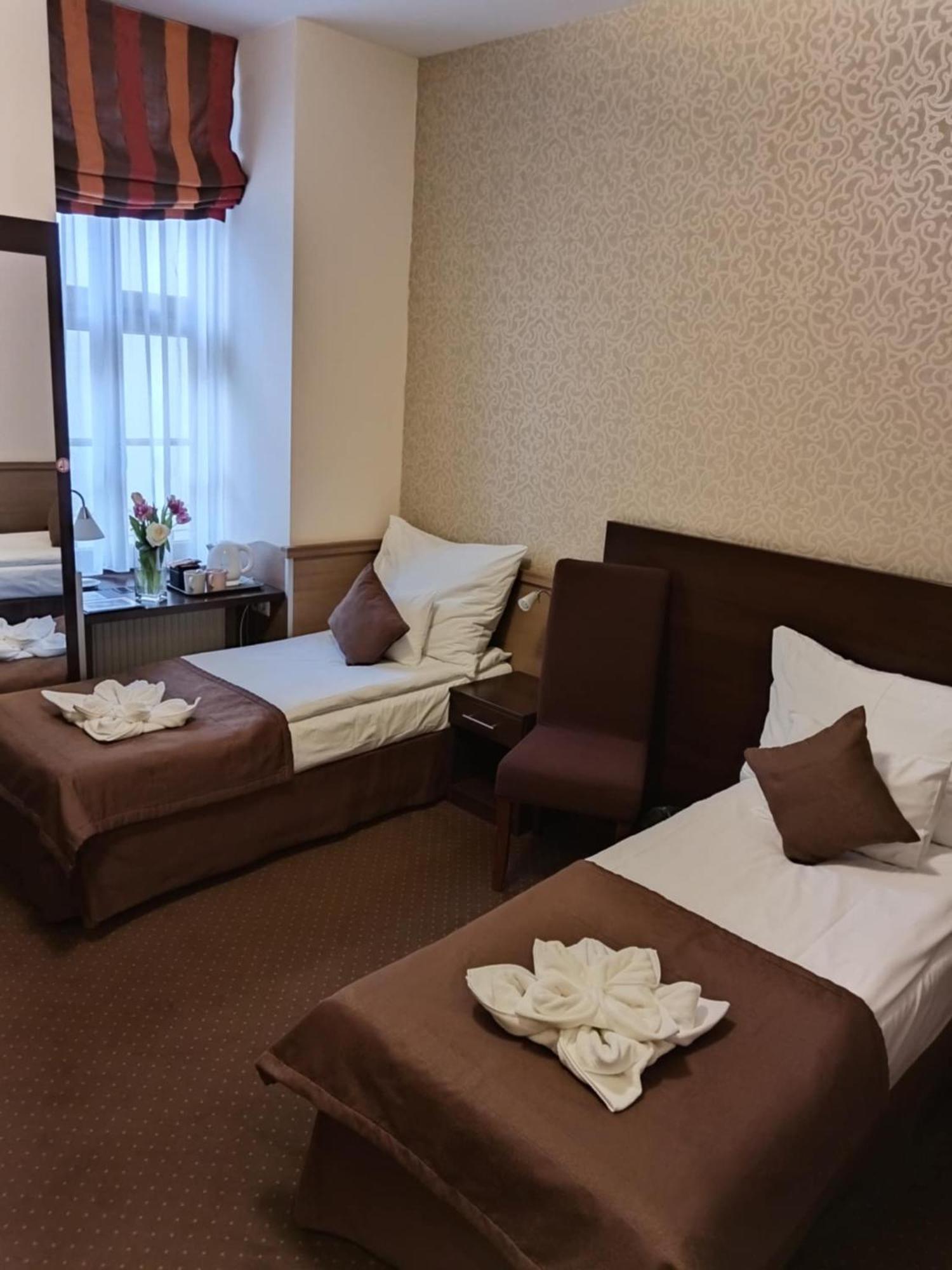 Standard Twin Room,1209870115:JPEG