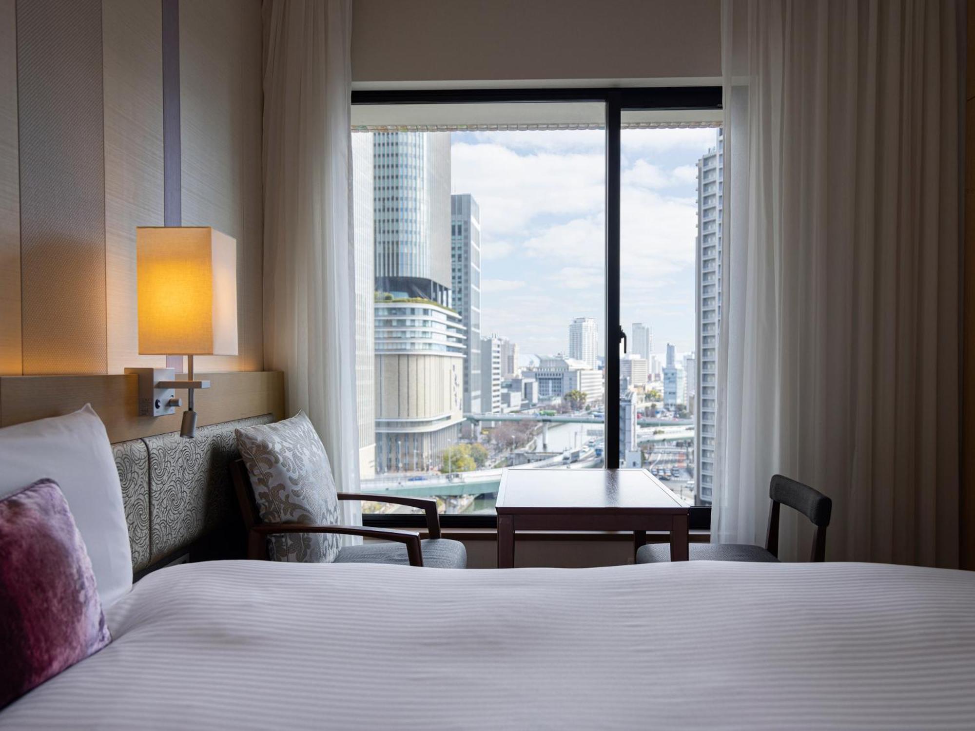 Standard Queen Room with River View - Non-Smoking