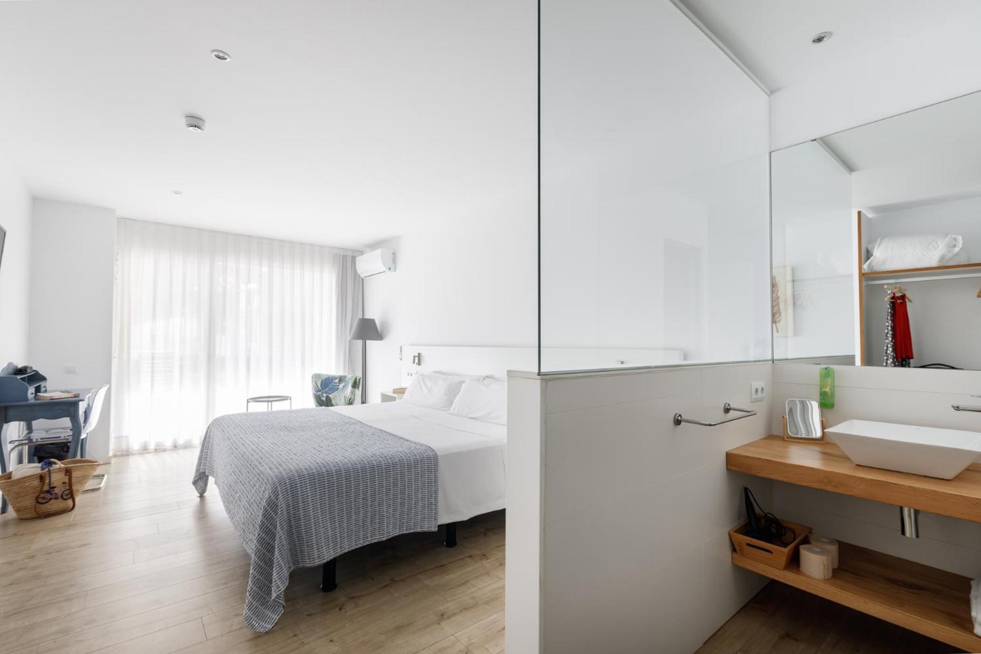 Chambre Double avec Balcon - Vue Partielle sur Mer