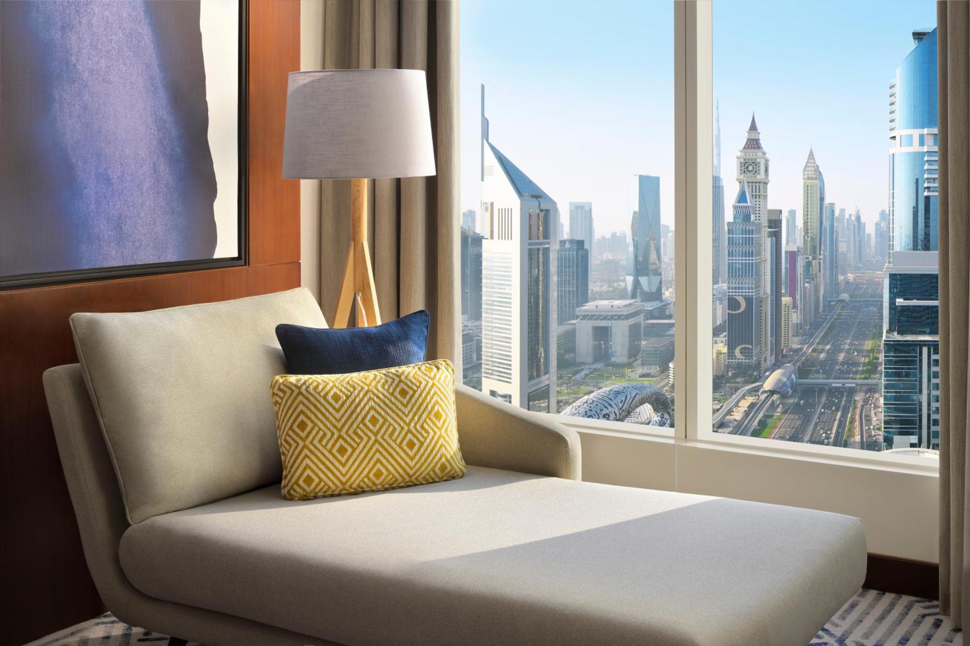 Deluxe King Room with City View - Club Room