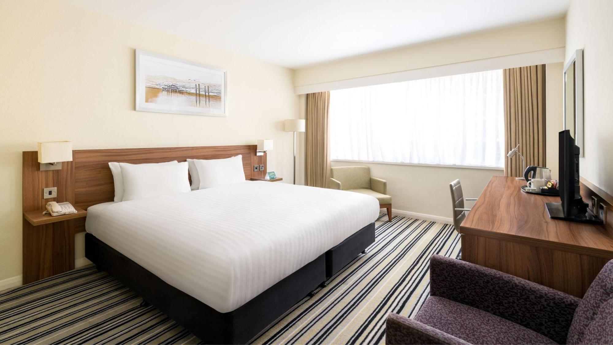 Chambre Lit King-Size Standard - Accessible aux Personnes à Mobilité Réduite