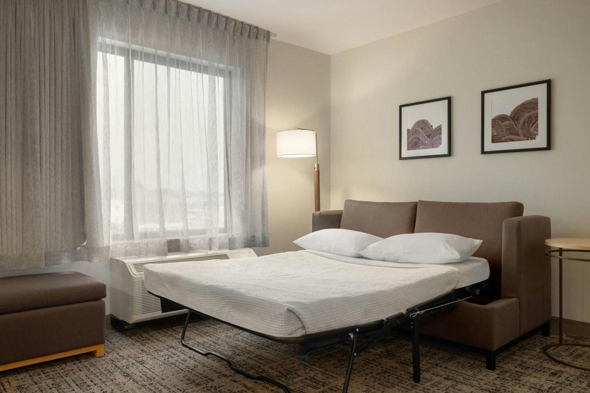 One-Bedroom King Suite Adapted Tub Mobility Hearing Accessible,1655294789:JPEG