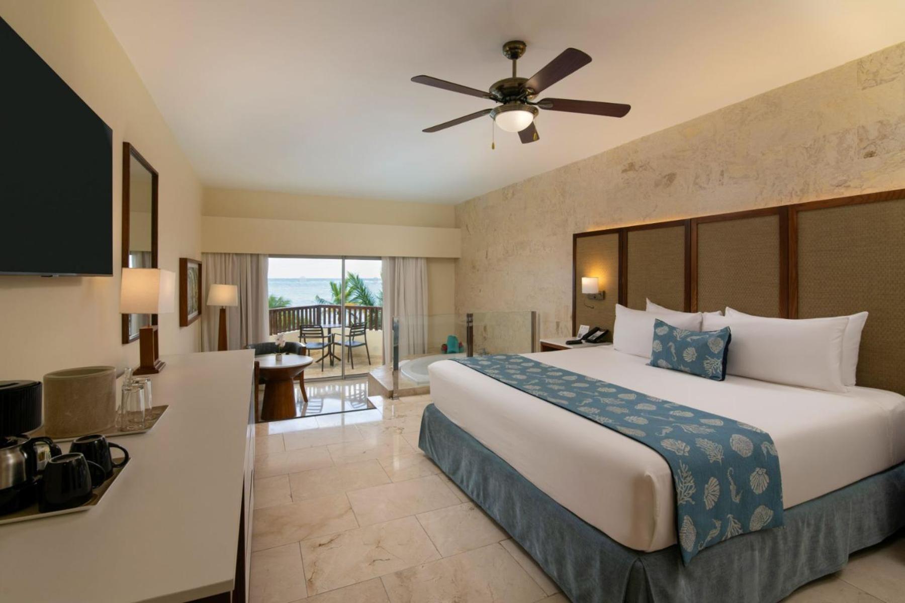 Jr. Suite Premium Ocean Front View with Jacuzzi,1656240596:JPEG