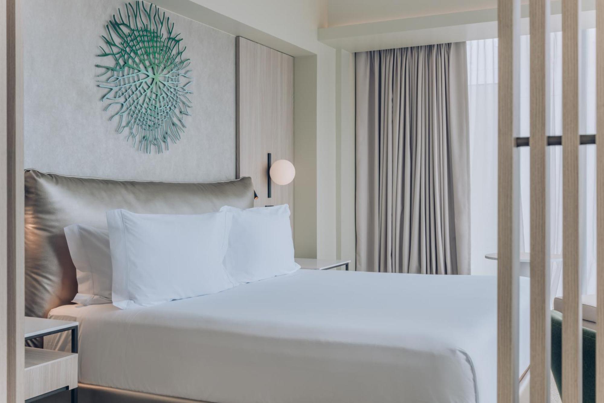 Standard Zimmer mit Kingsize-Bett Stadtblick