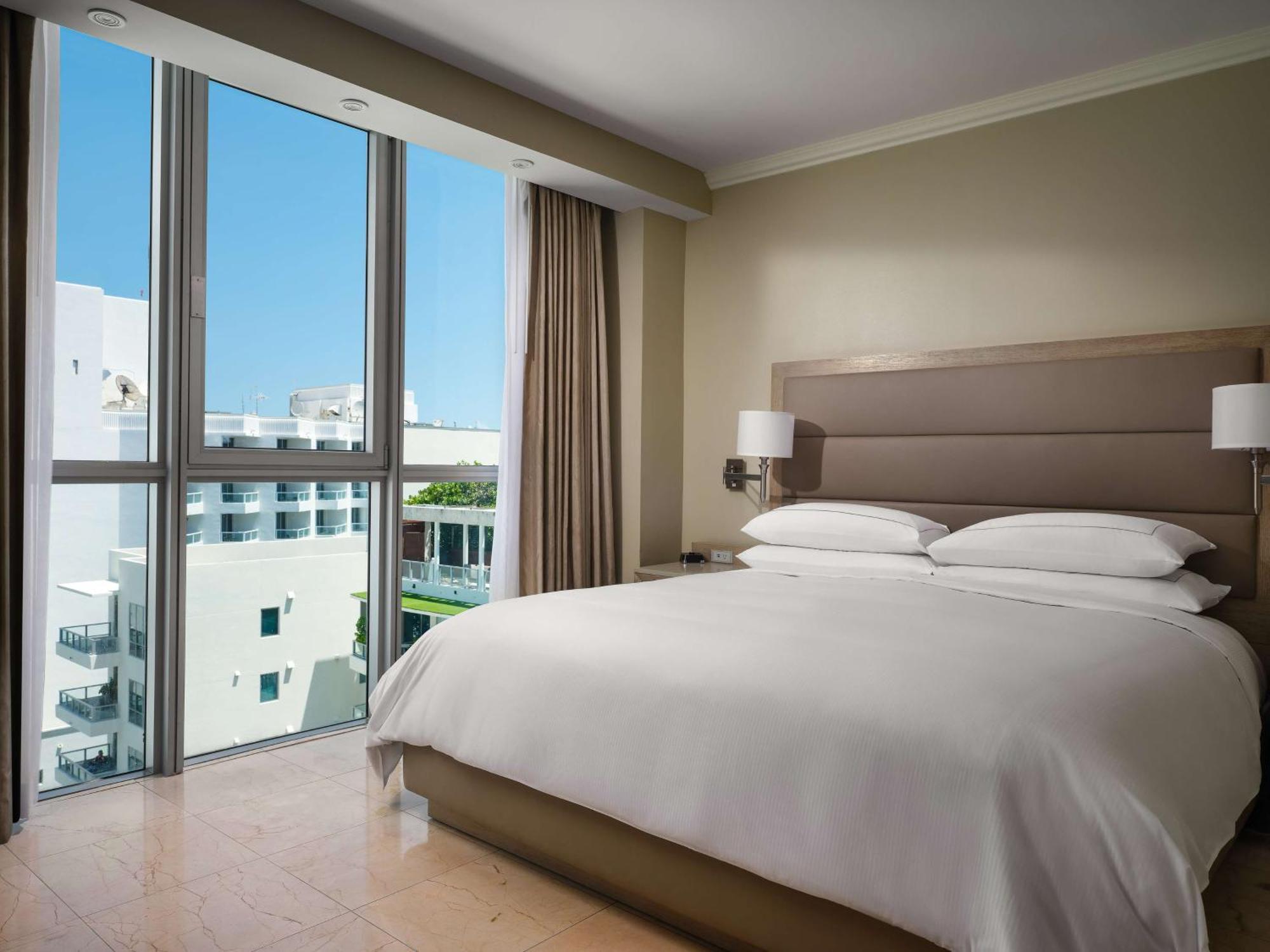 Suite King com 1 Quarto e Vista Cidade