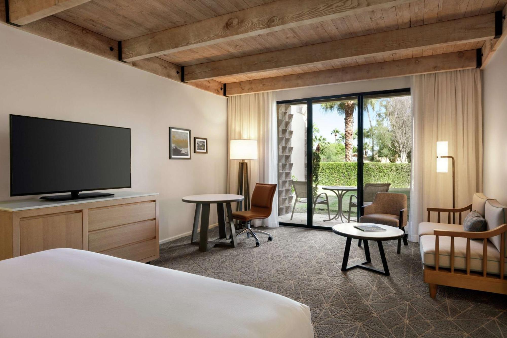 King Room with Balcony,1657147678:JPEG