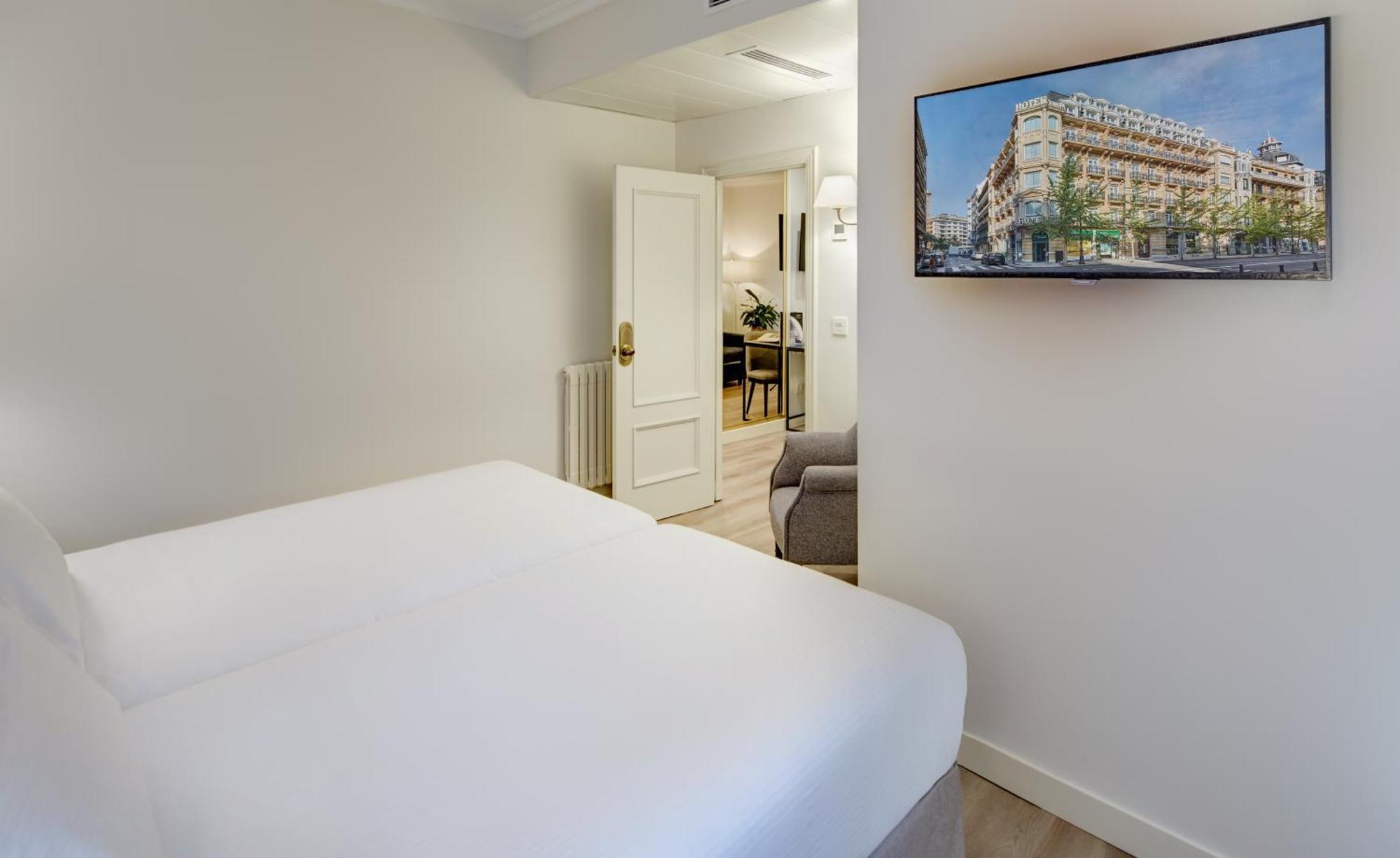 Chambre Double avec Lit d'Appoint (3 Adultes)