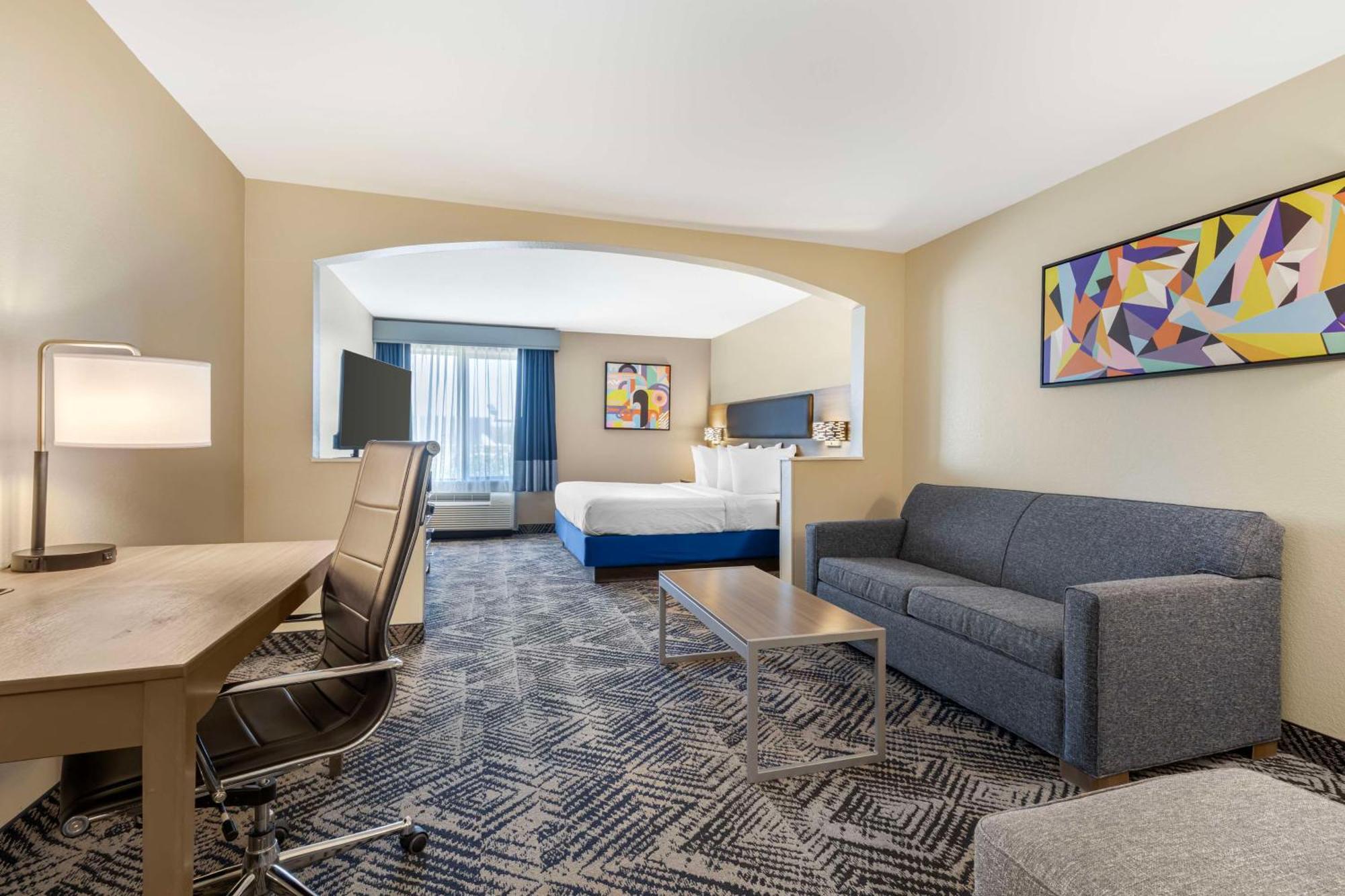 King Suite with Sofa Bed - Non-Smoking