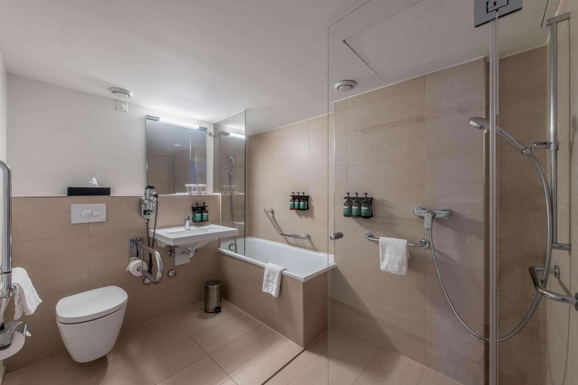 Junior Queen Suite with Lounge,1659456741:JPEG