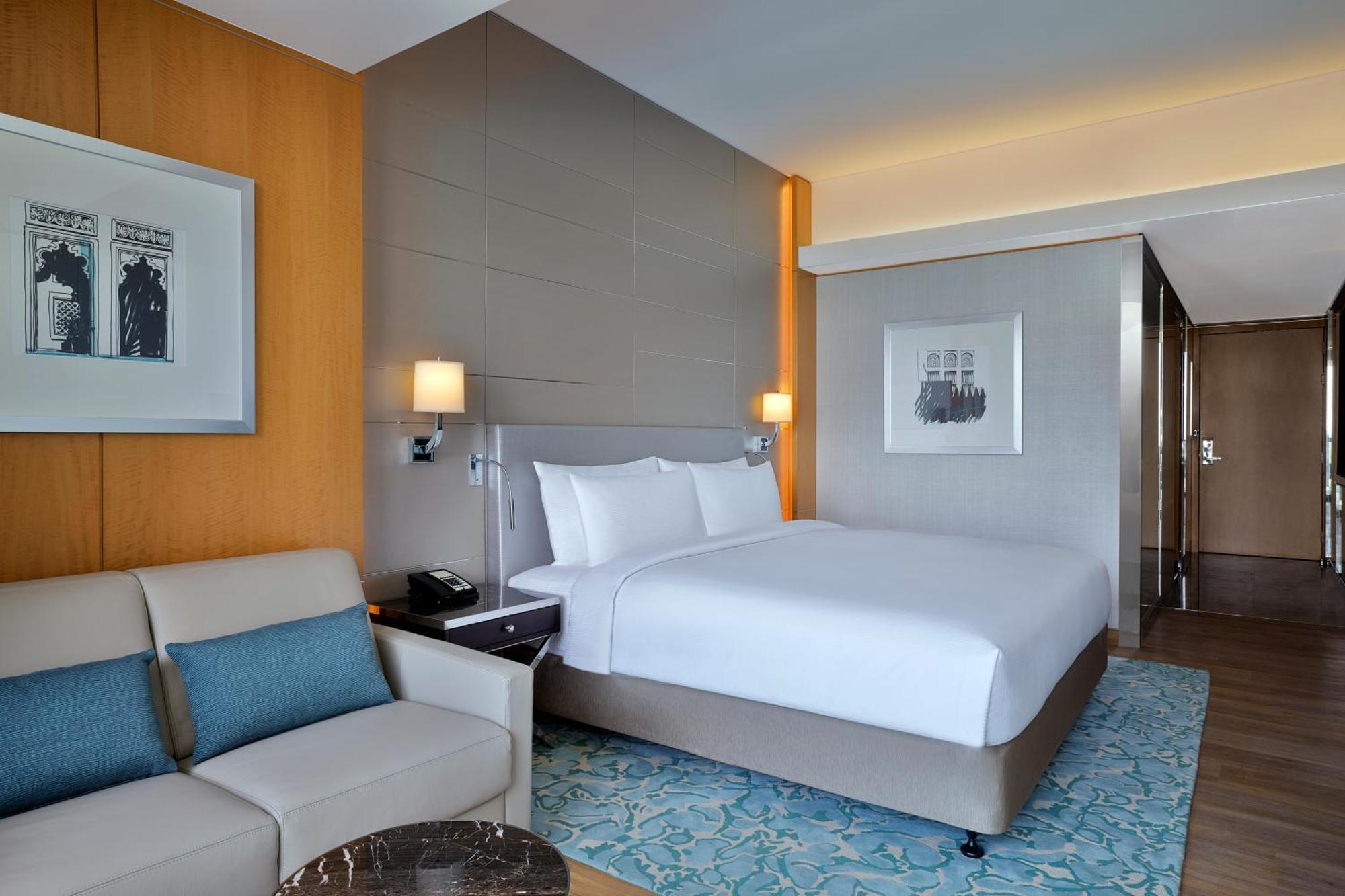 Gastenkamer met Kingsize Bed en Balkon