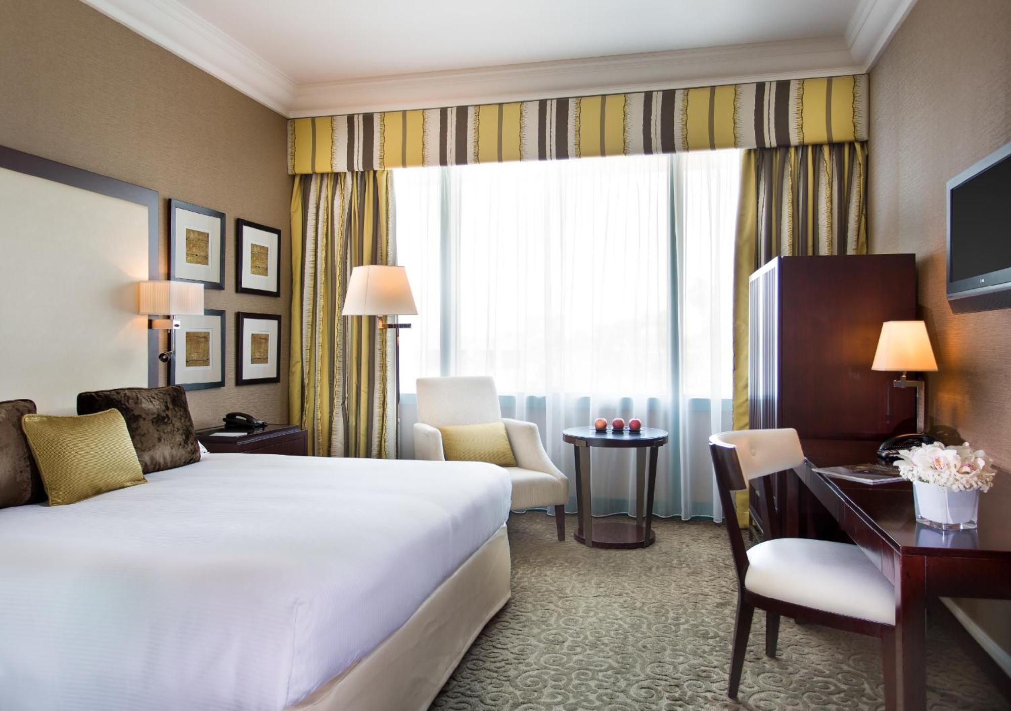 Classic Kamer met Kingsize Bed en 20% Korting op Eten en Drinken - Gratis Shuttleservice naar Dubai Festival City Mall