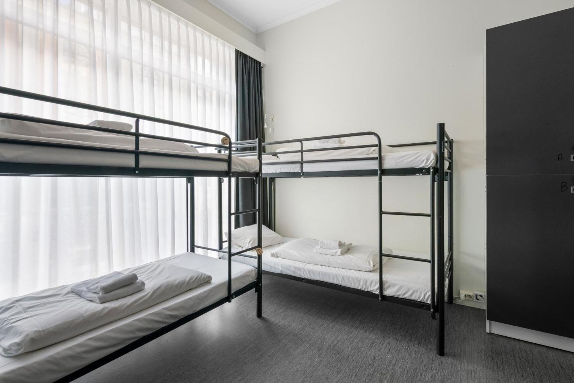 Cama em Dormitório com 6 Camas
