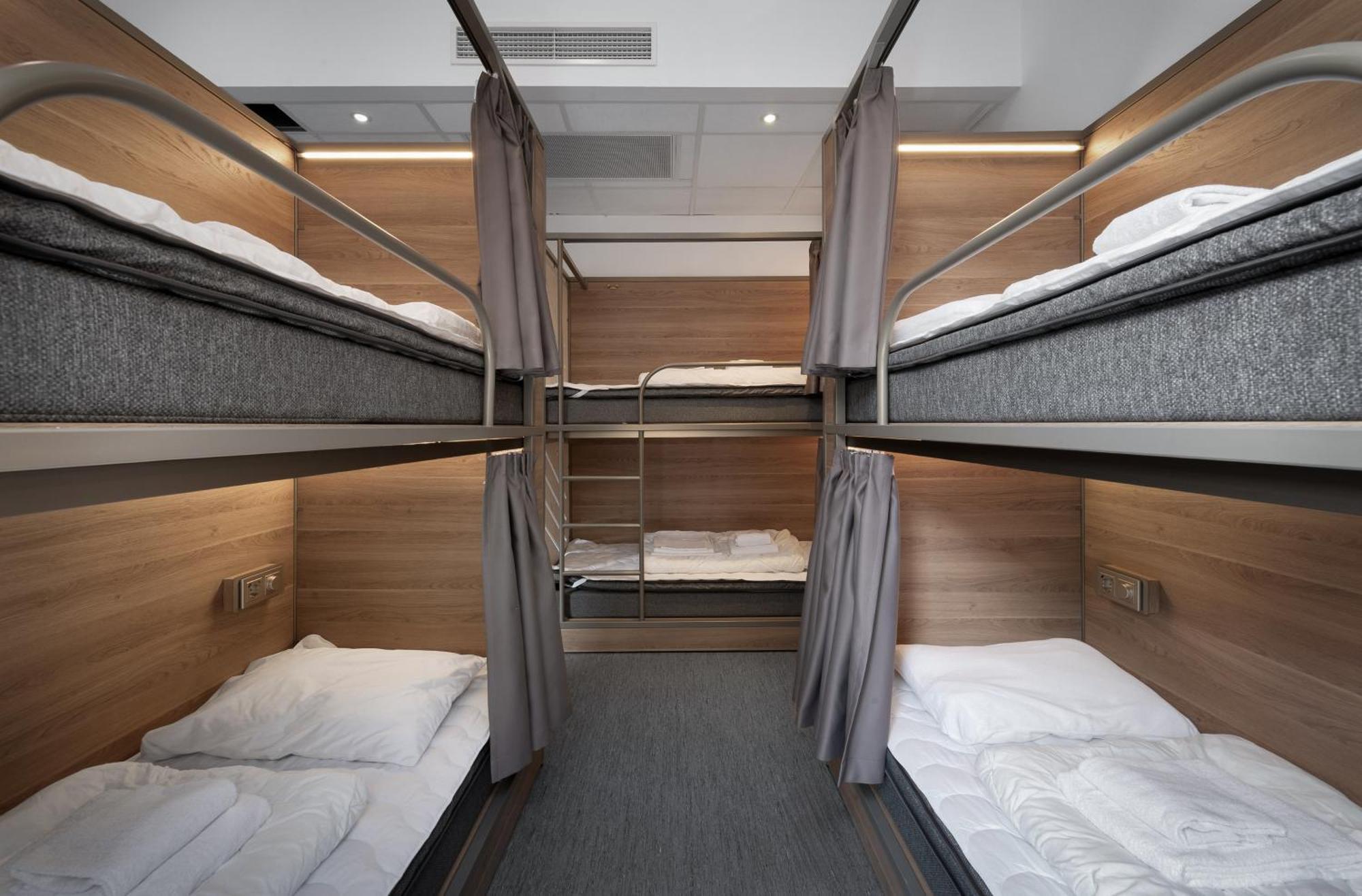 Cama de Solteiro em Dormitório de 12 Camas