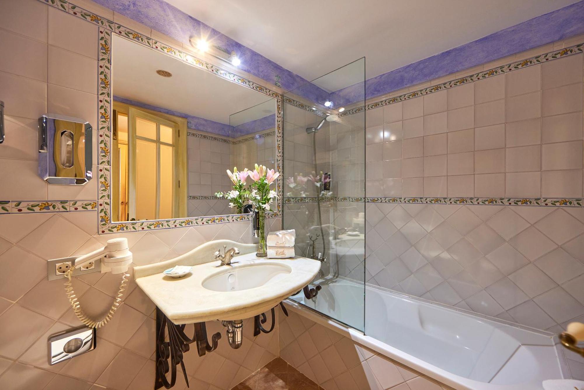 Double Room with Spa Access,1666027934:JPEG