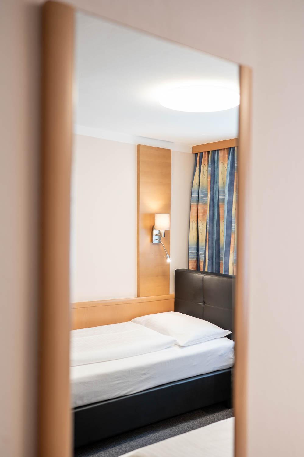 Tweepersoonskamer met 2 Aparte Bedden