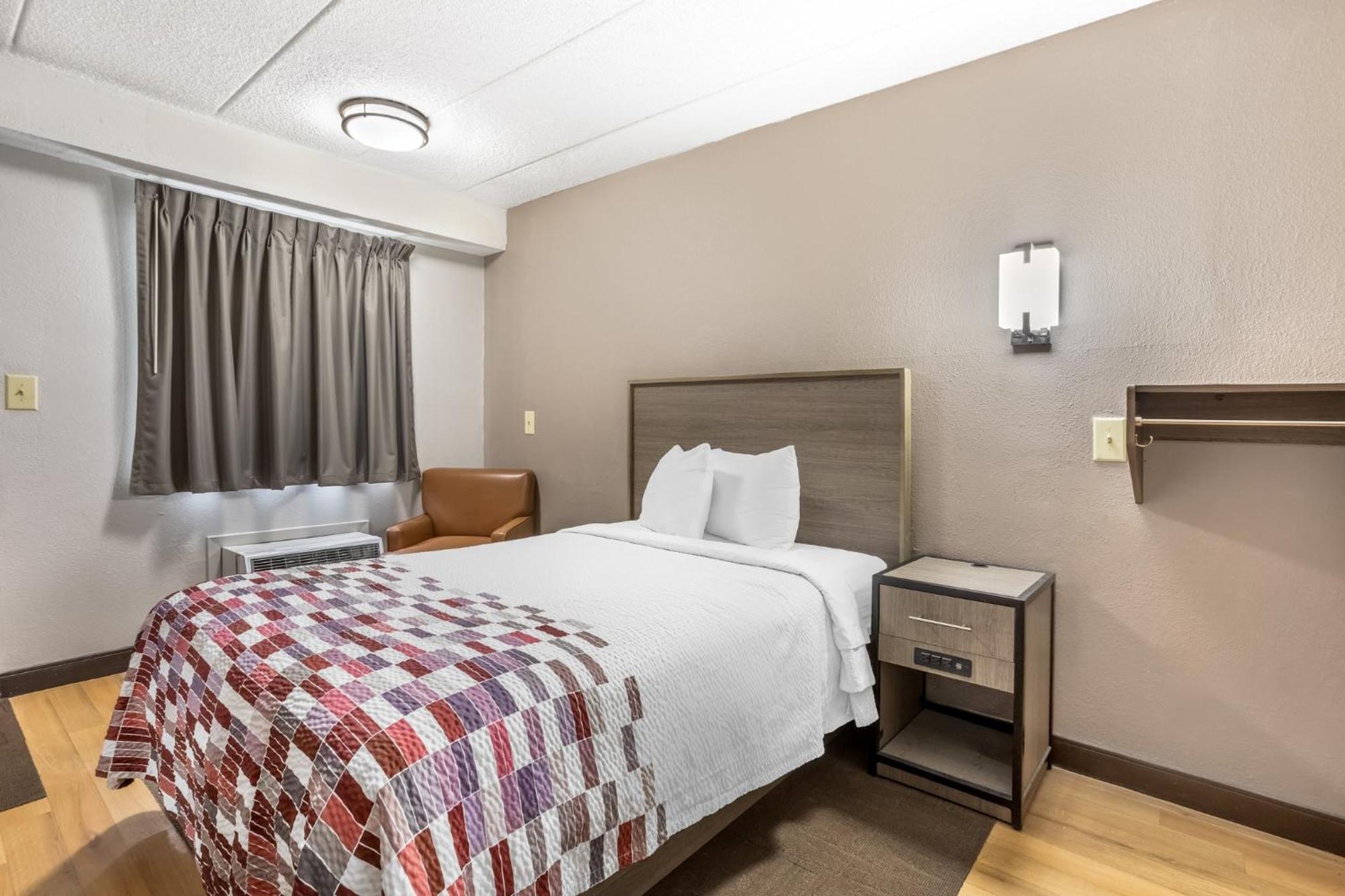 Standard Room with One Double Bed Disability Access Smoke Free
