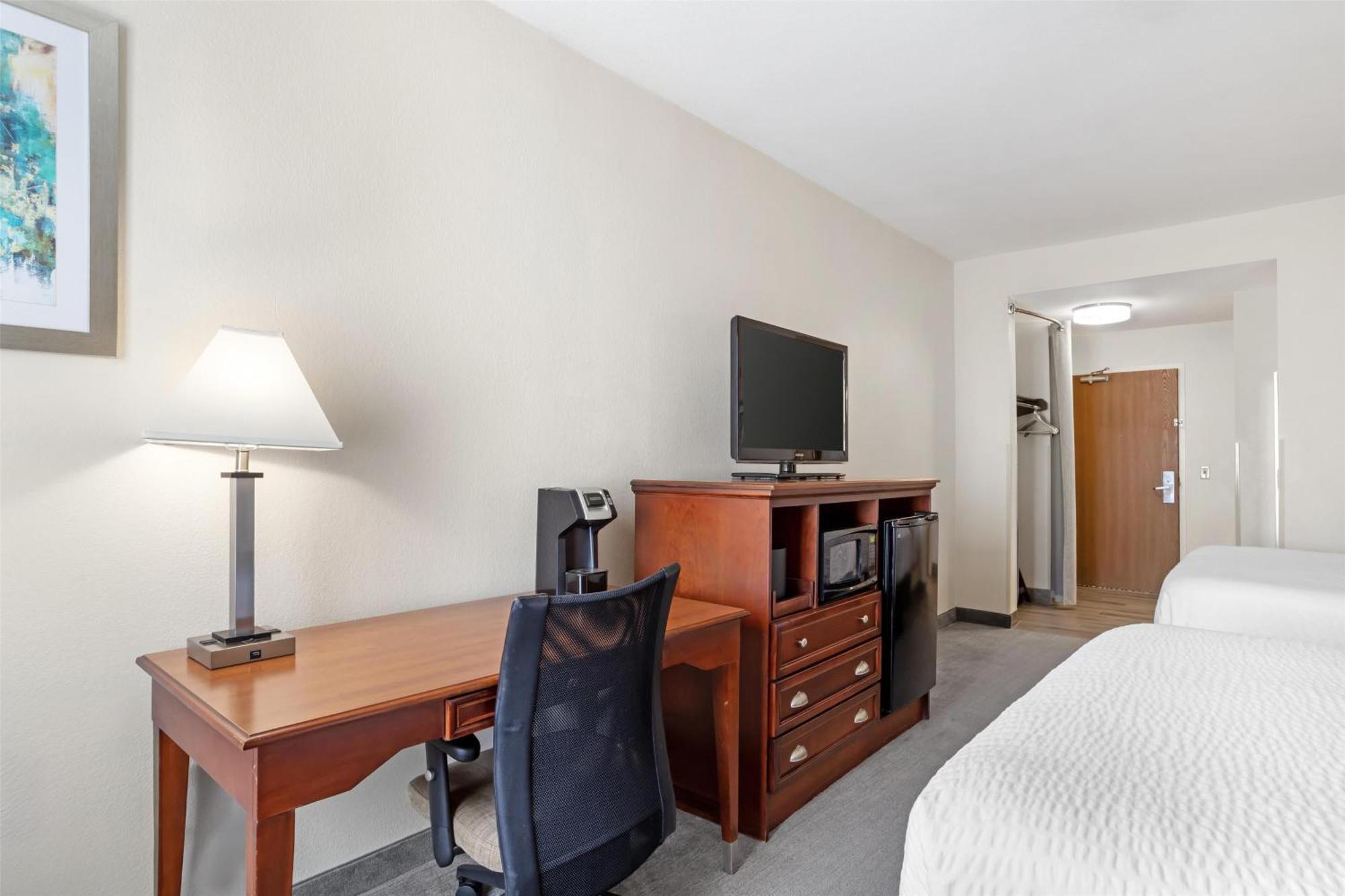 Queen Room with Two Queen Beds - Non-Smoking