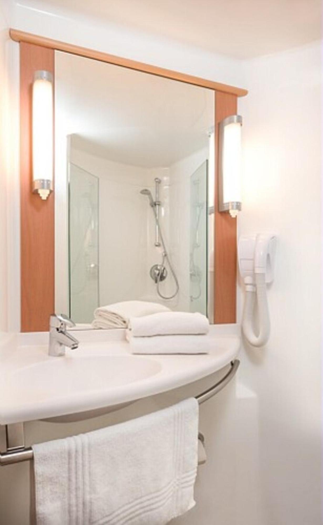 Chambre Standard avec 1 Lit Double et 1 Lit Simple