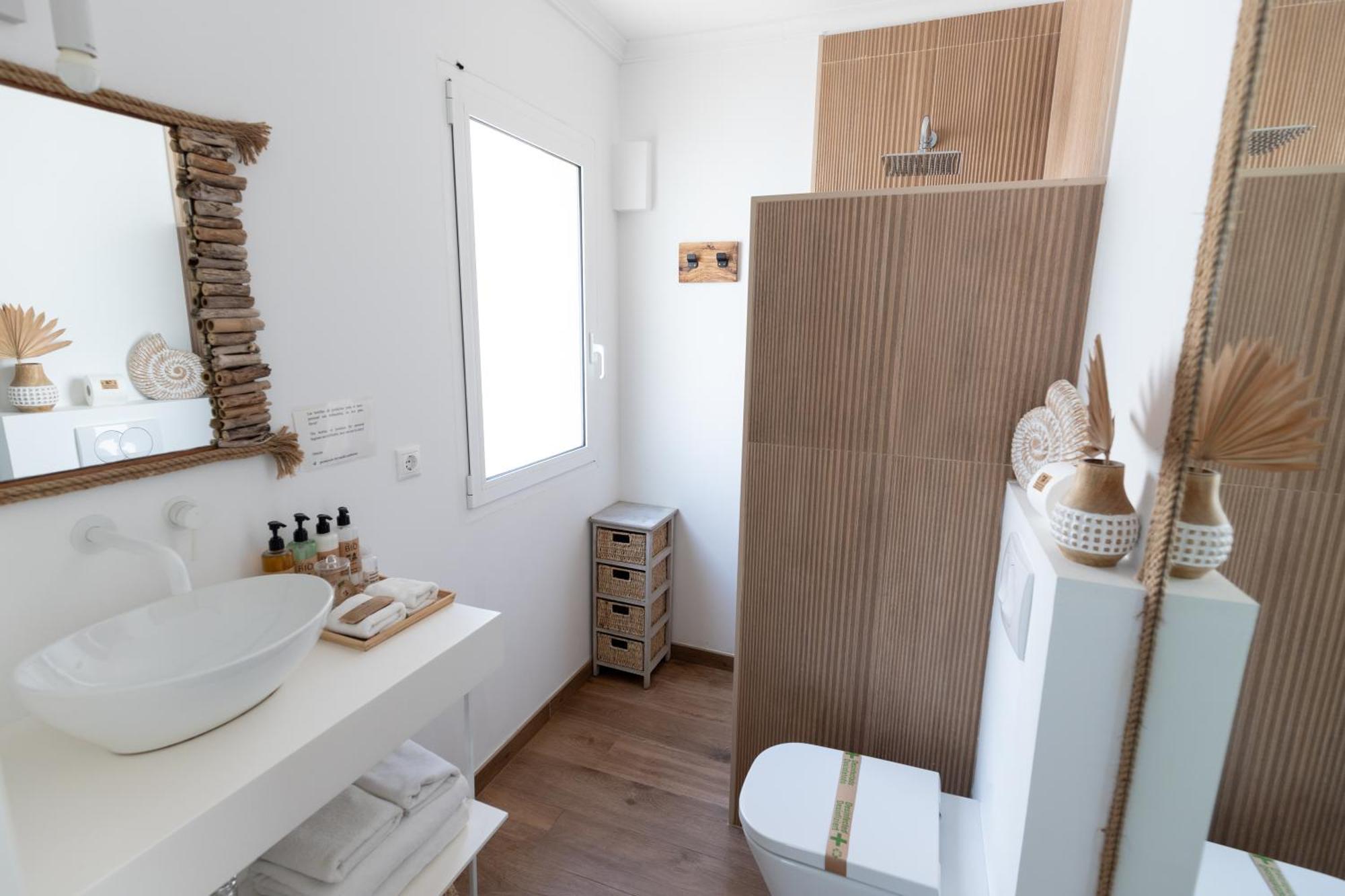 Habitación Doble con vistas parciales al mar