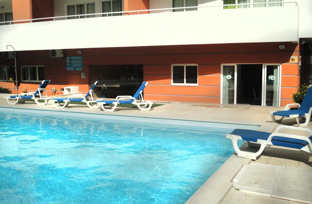 Estudio con balcón