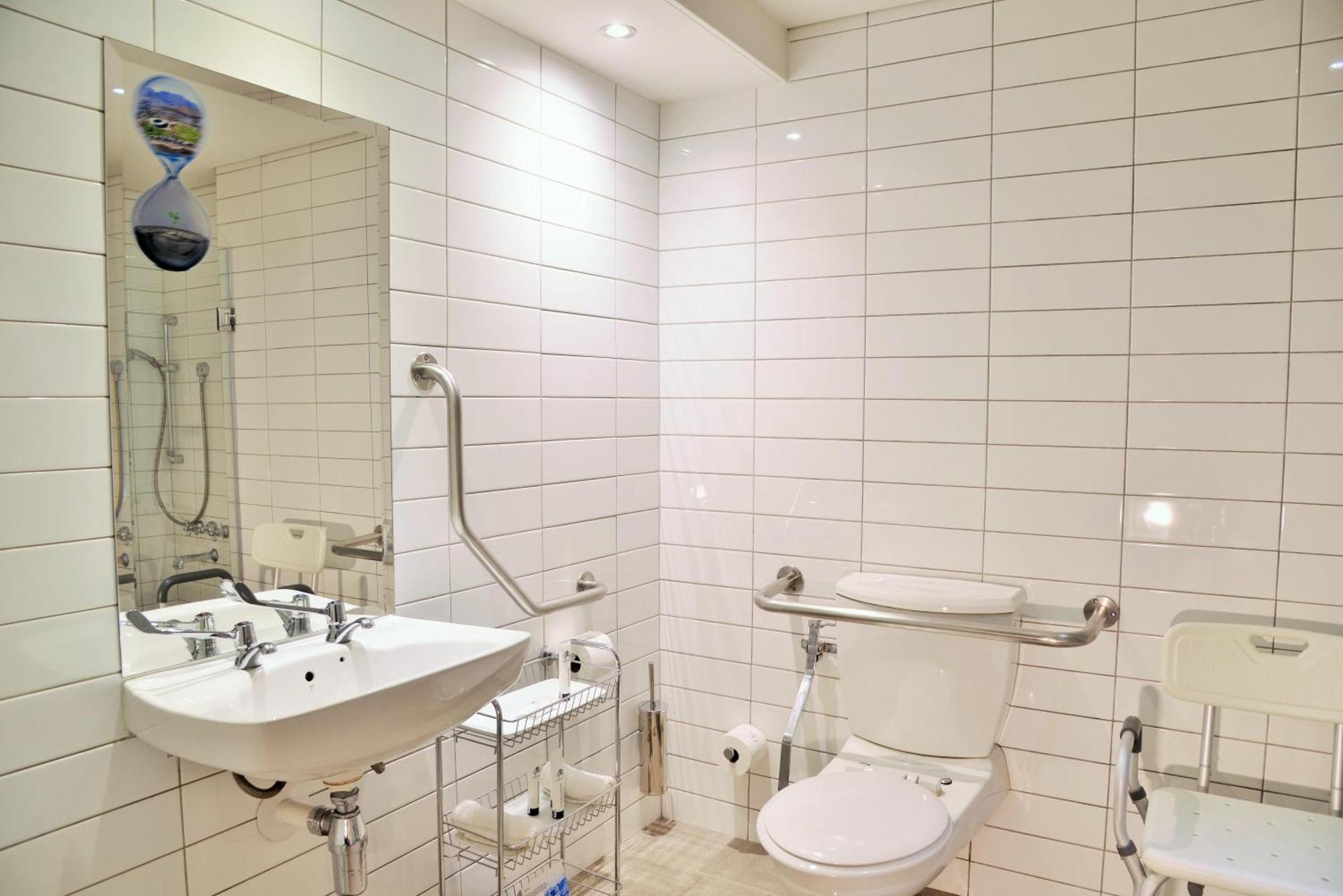 Chambre Double Standard - Accessible aux Personnes à Mobilité Réduite