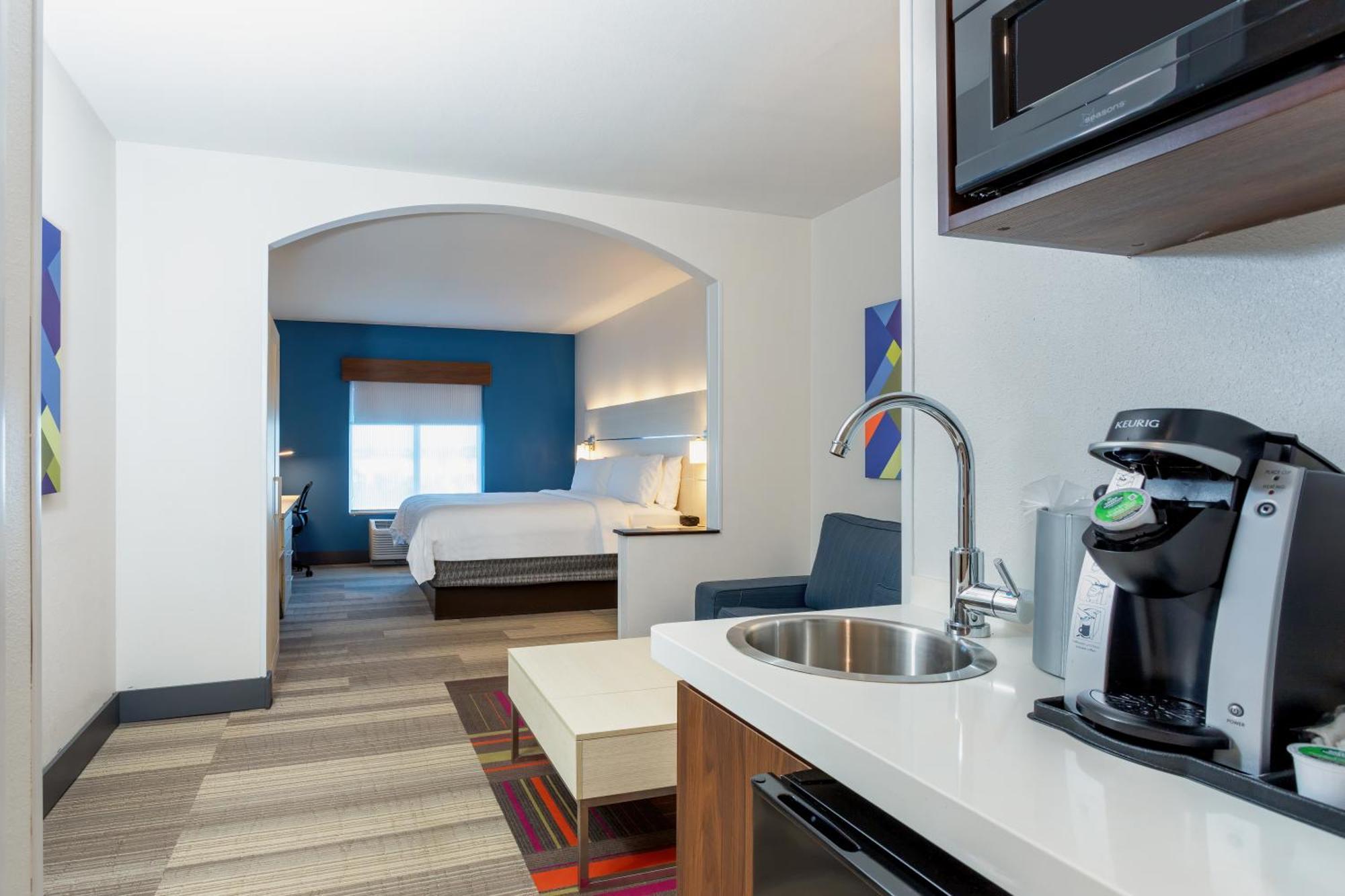 King Suite with Additional Living Area,1657157625:JPEG