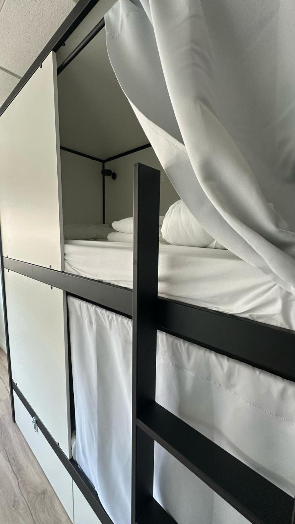 Cama em Dormitório Feminino com 6 Camas