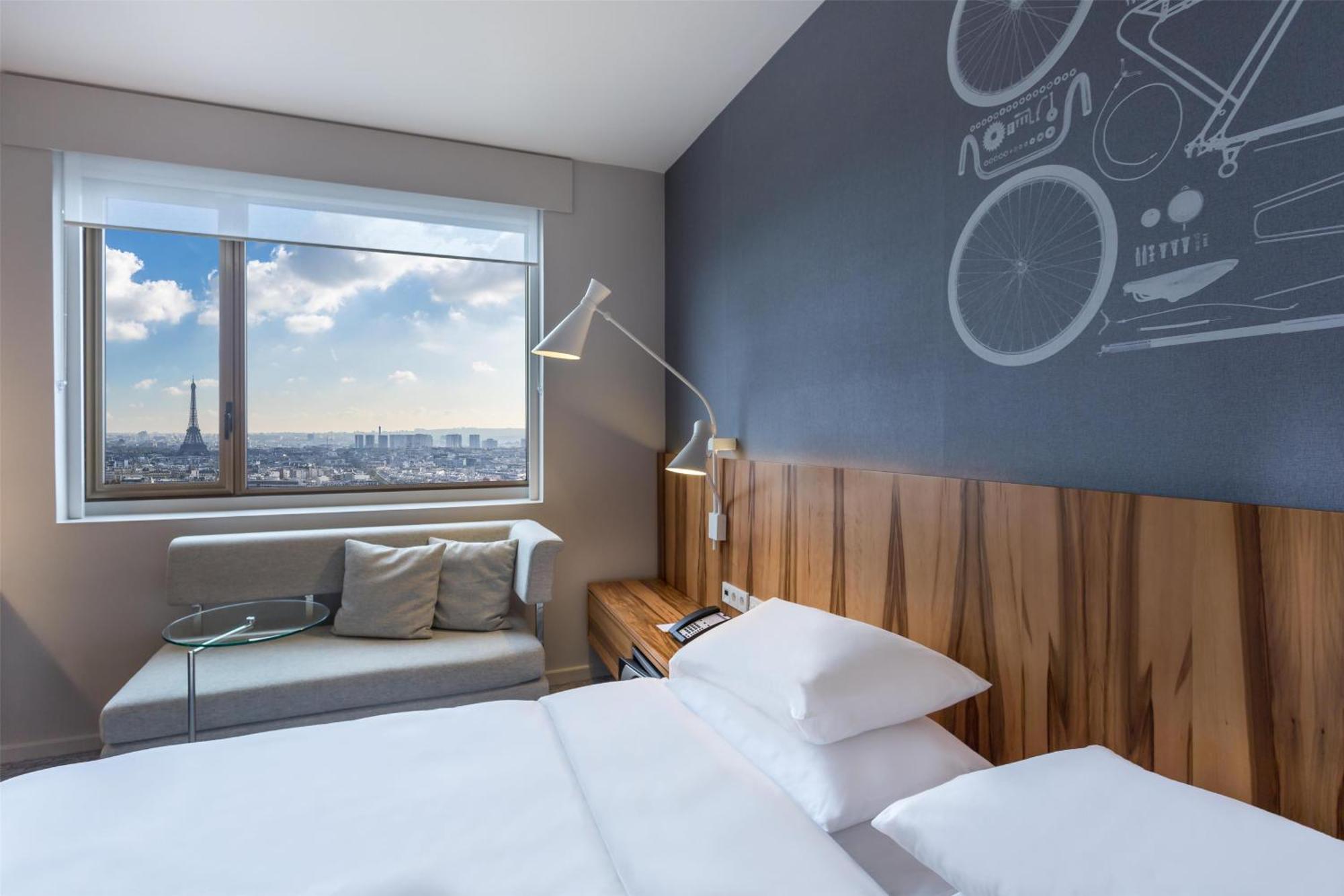 Deluxe Kamer met Kingsize Bed en Uitzicht op de Eiffeltoren