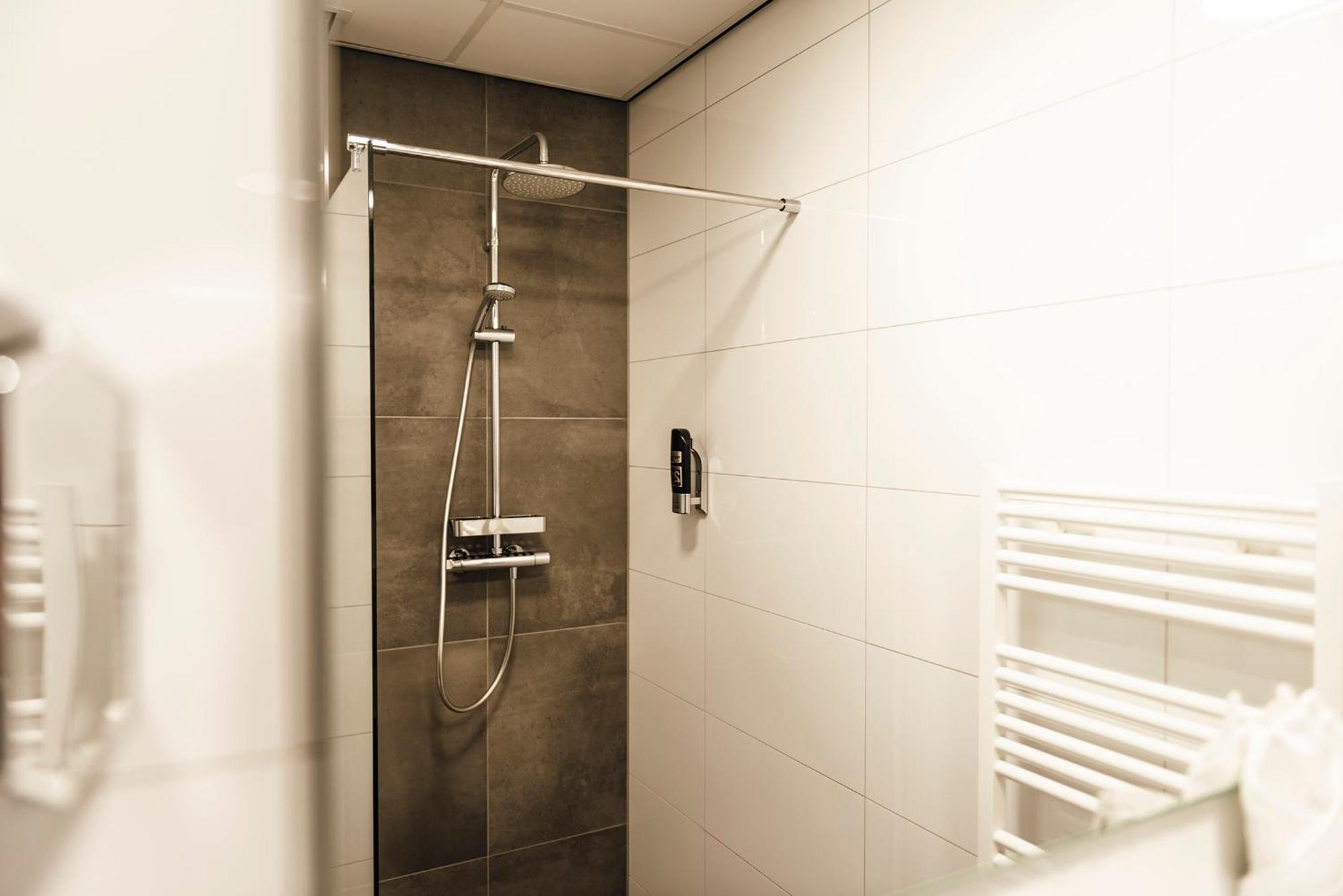 Suite Spa Bath,1669067143:JPEG