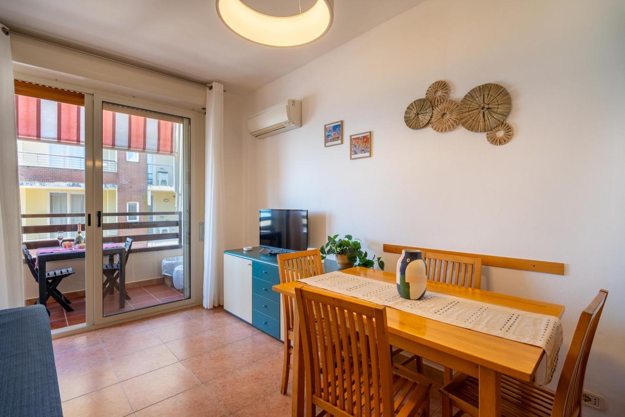 Appartamento con 1 Camera da Letto, Balcone e Vista Mare