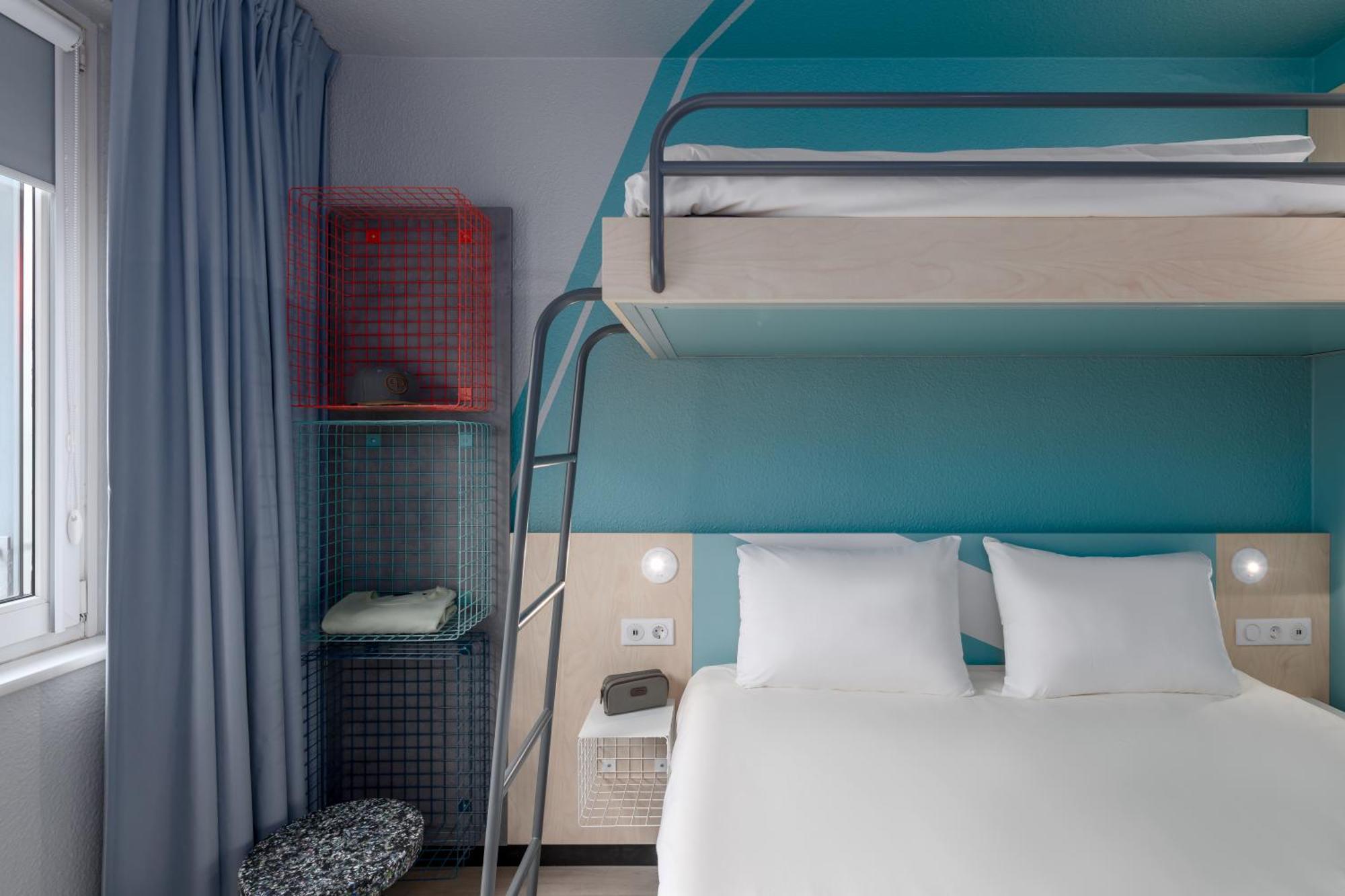 Kleine Tweepersoonskamer met 1 Tweepersoonsbed